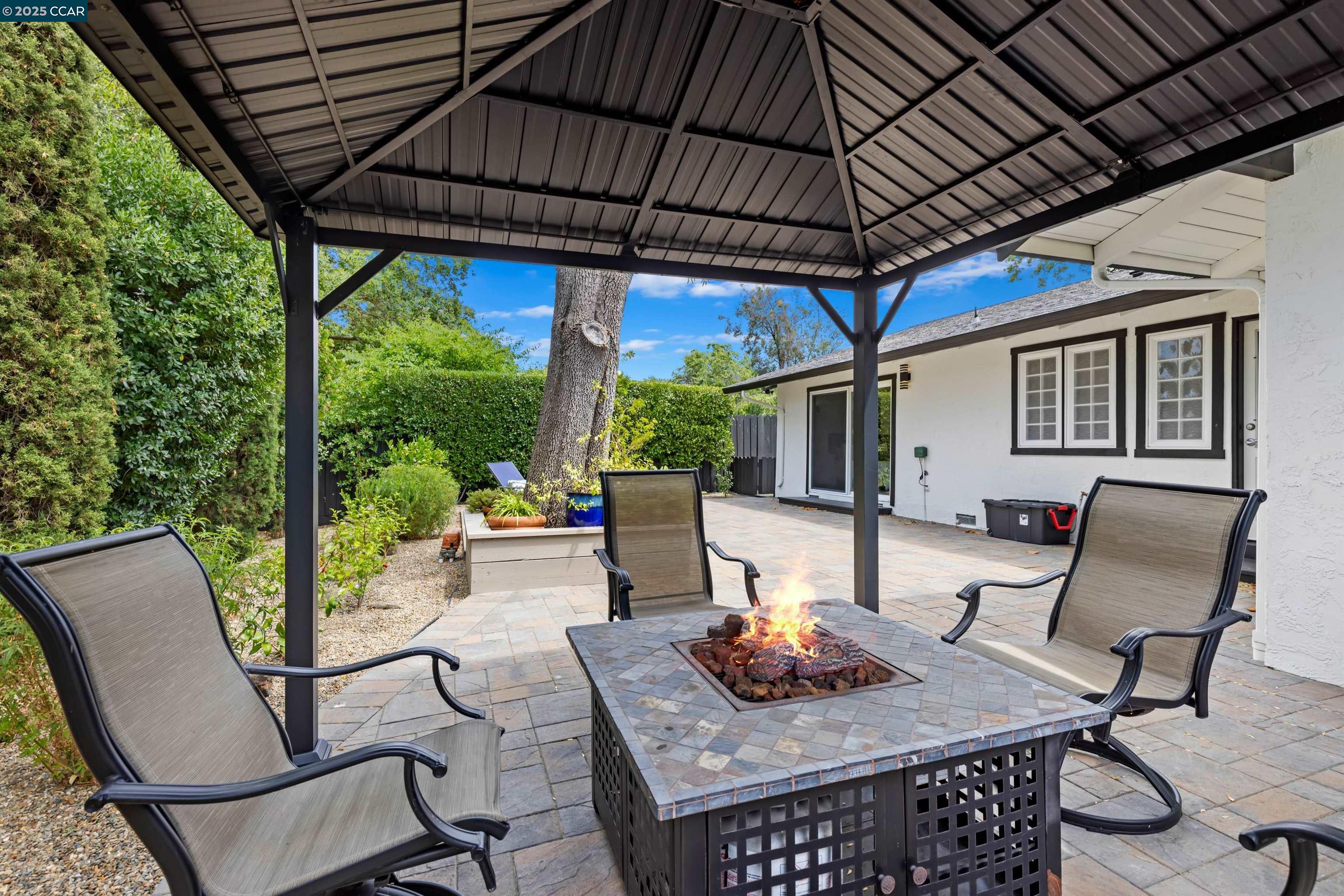 Detail Gallery Image 6 of 60 For 1838 Sunnyvale Ave, Walnut Creek,  CA 94597 - 4 Beds | 2 Baths