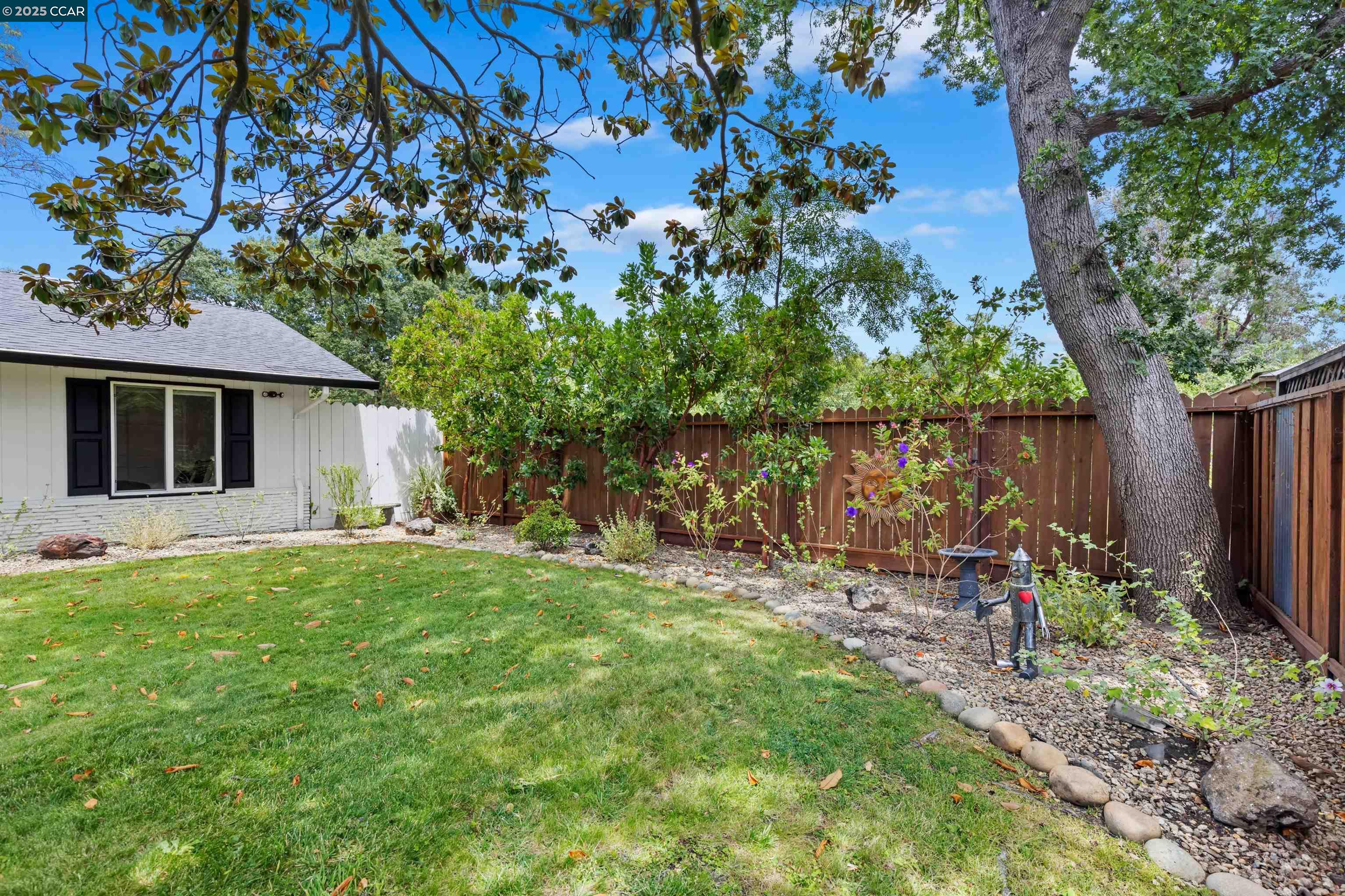 Detail Gallery Image 10 of 60 For 1838 Sunnyvale Ave, Walnut Creek,  CA 94597 - 4 Beds | 2 Baths