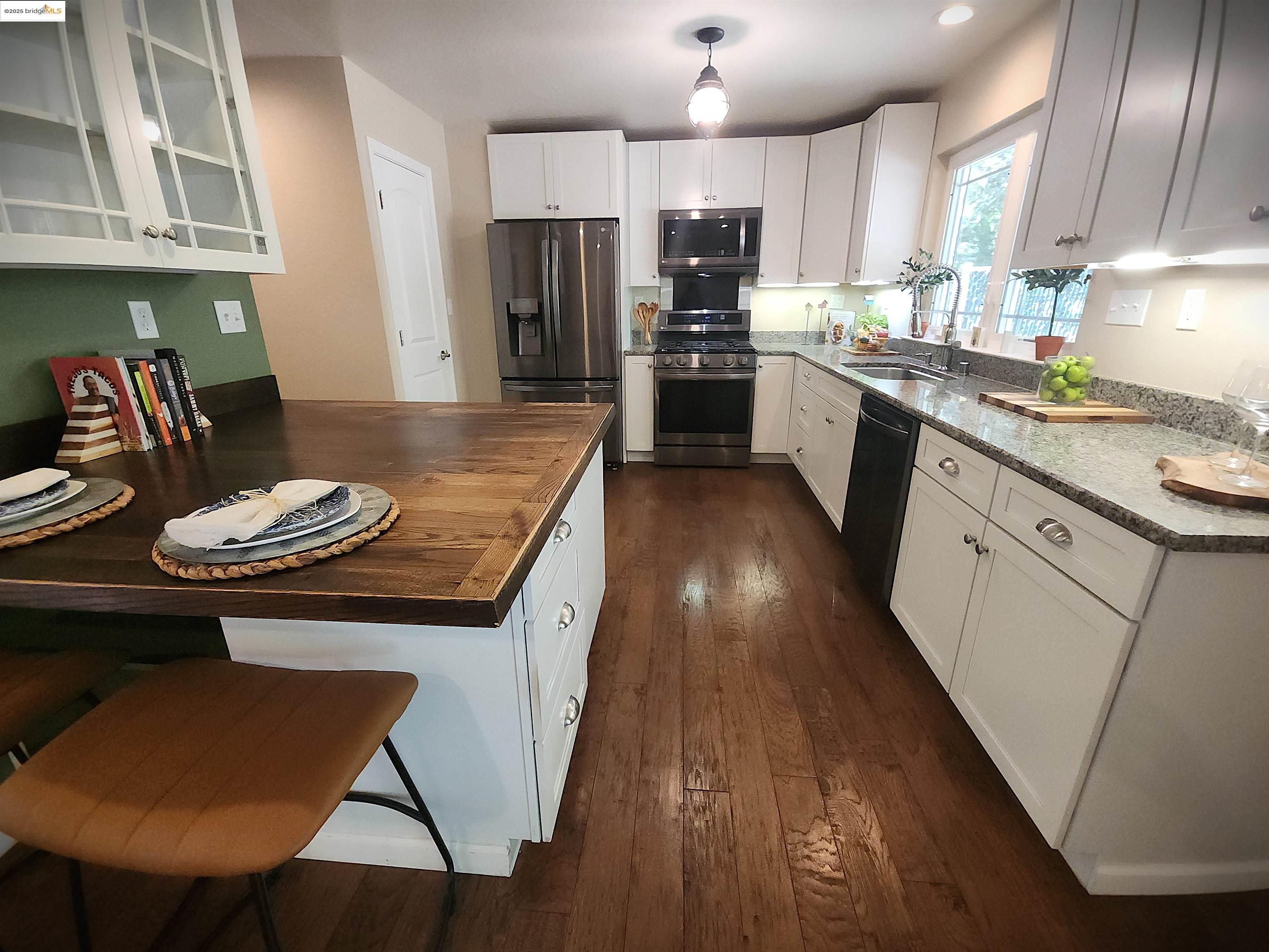 Detail Gallery Image 15 of 44 For 2136 Silver Drive, Arnold,  CA 95223-9575 - 3 Beds | 2/1 Baths