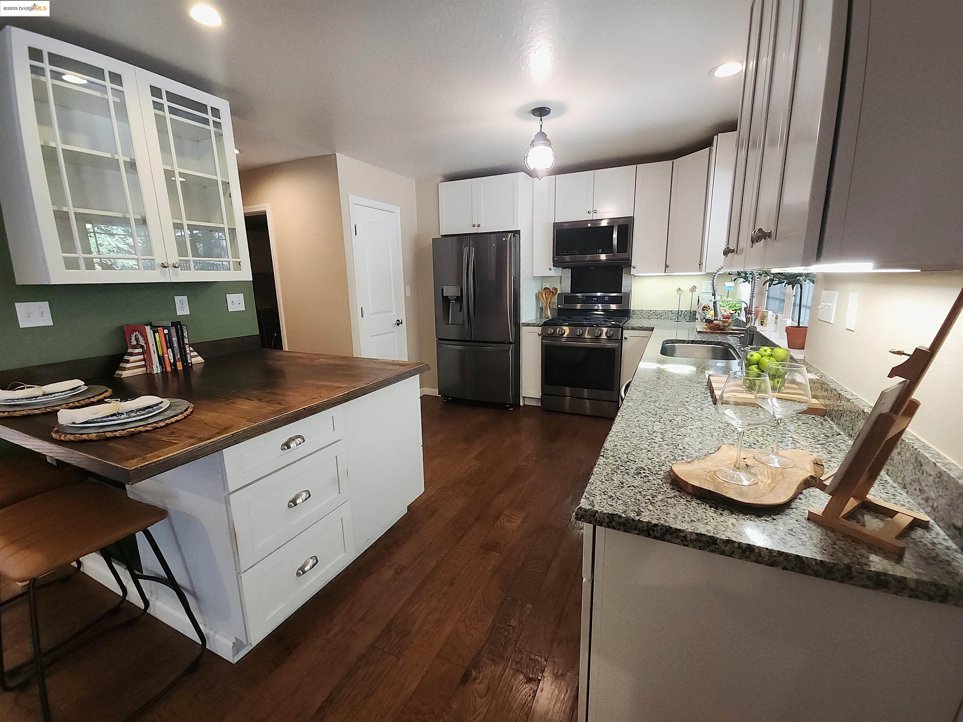 Detail Gallery Image 16 of 44 For 2136 Silver Drive, Arnold,  CA 95223-9575 - 3 Beds | 2/1 Baths