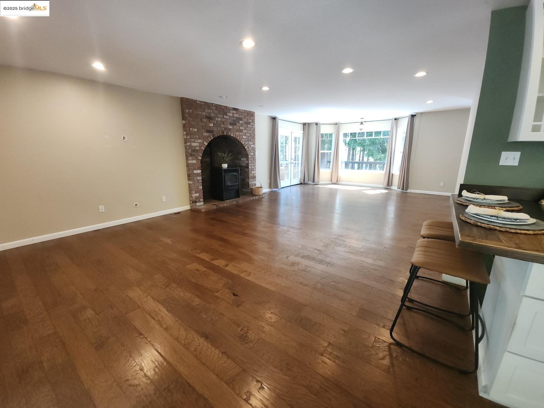 Detail Gallery Image 7 of 44 For 2136 Silver Drive, Arnold,  CA 95223-9575 - 3 Beds | 2/1 Baths