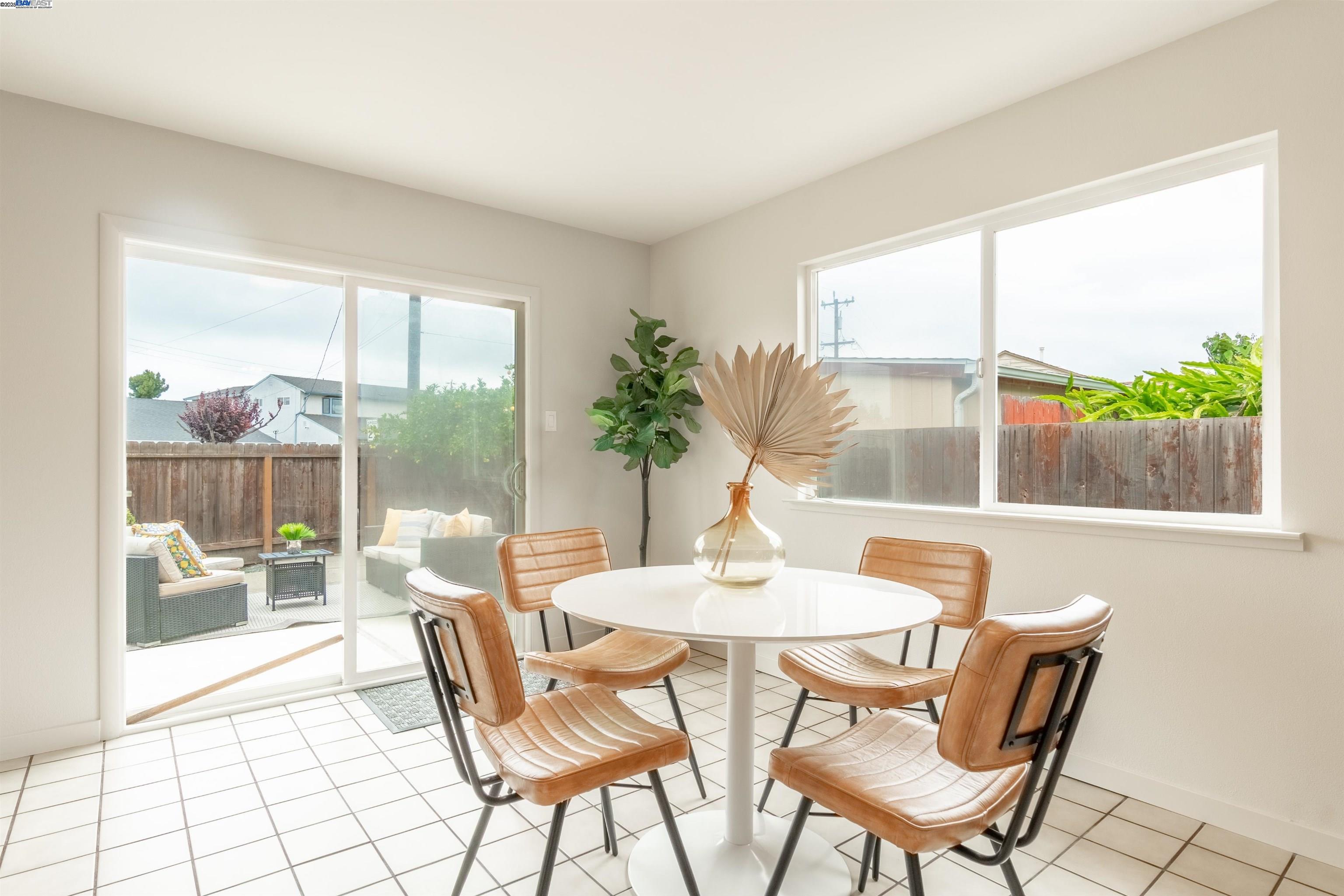 Detail Gallery Image 17 of 35 For 1875 Willow Ave, San Leandro,  CA 94579 - 3 Beds | 2 Baths