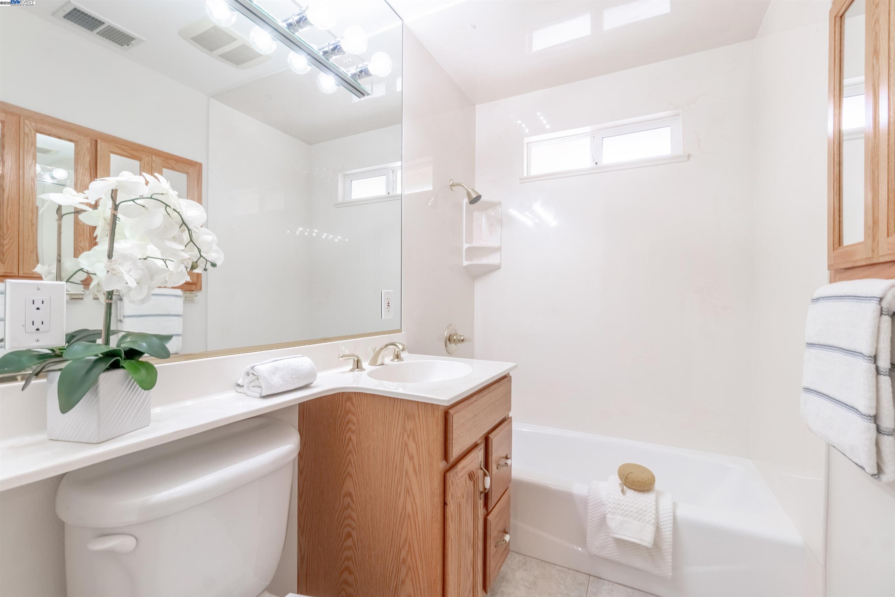 Detail Gallery Image 29 of 35 For 1875 Willow Ave, San Leandro,  CA 94579 - 3 Beds | 2 Baths