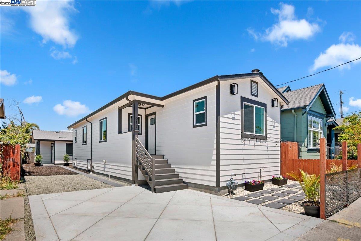 Detail Gallery Image 12 of 48 For 917 Channing Way, Berkeley,  CA 94710 - – Beds | – Baths