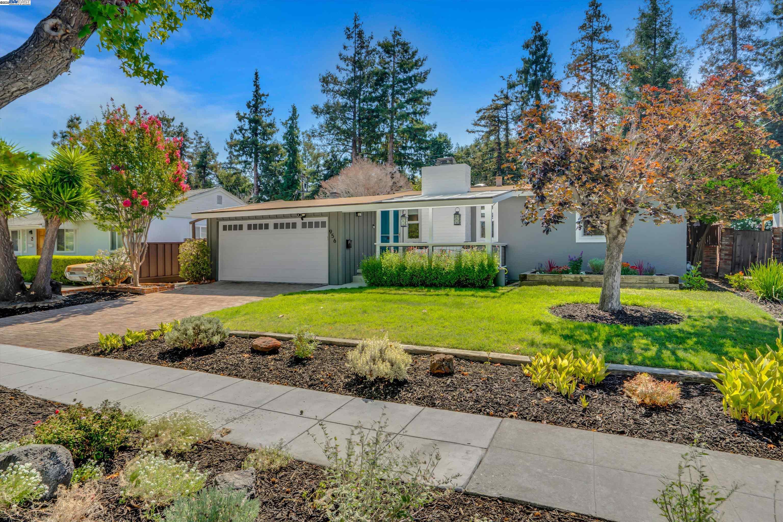 Detail Gallery Image 1 of 31 For 956 Tamarack Ave, San Jose,  CA 95128 - 2 Beds | 1 Baths