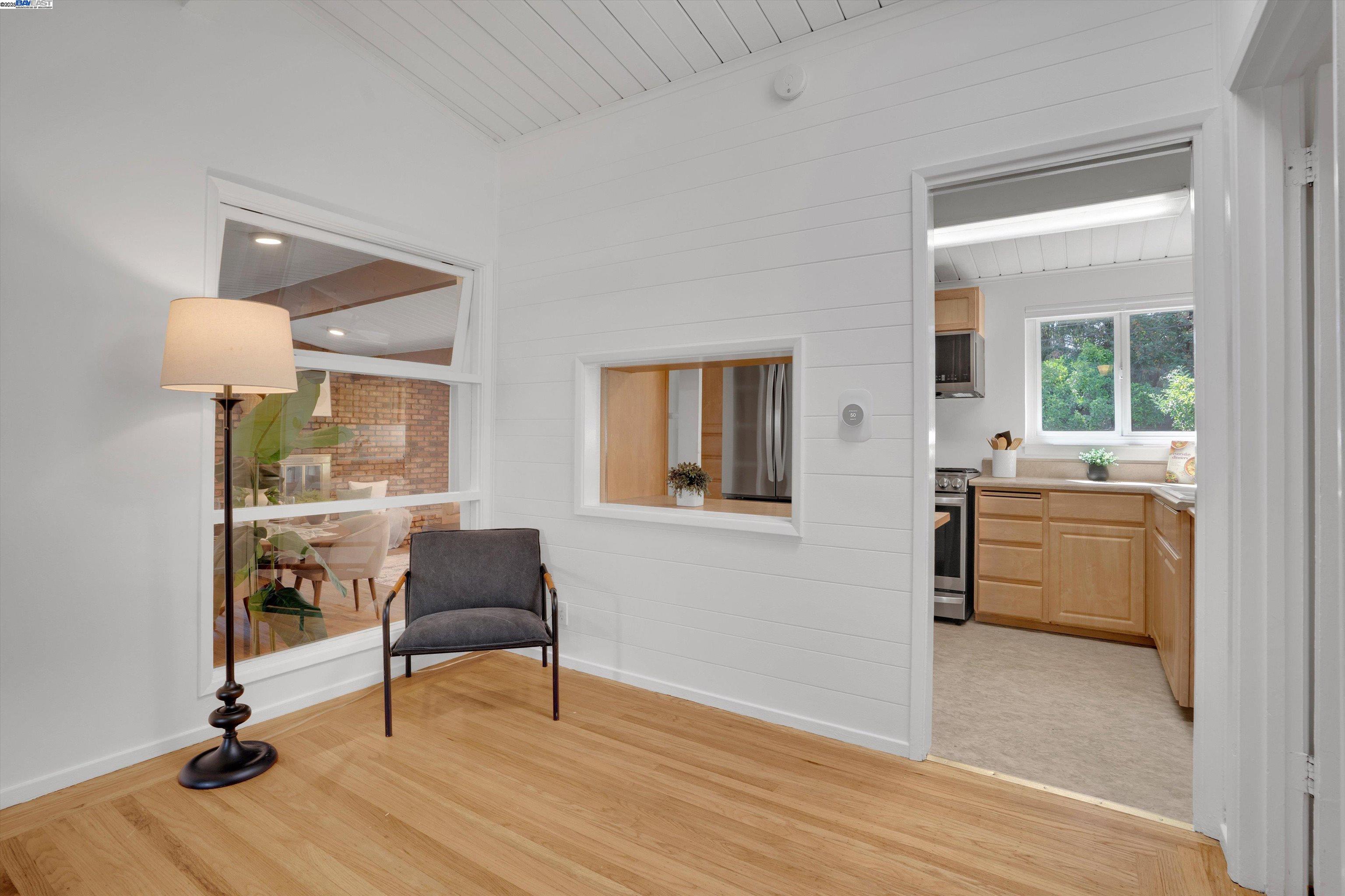 Detail Gallery Image 11 of 31 For 956 Tamarack Ave, San Jose,  CA 95128 - 2 Beds | 1 Baths