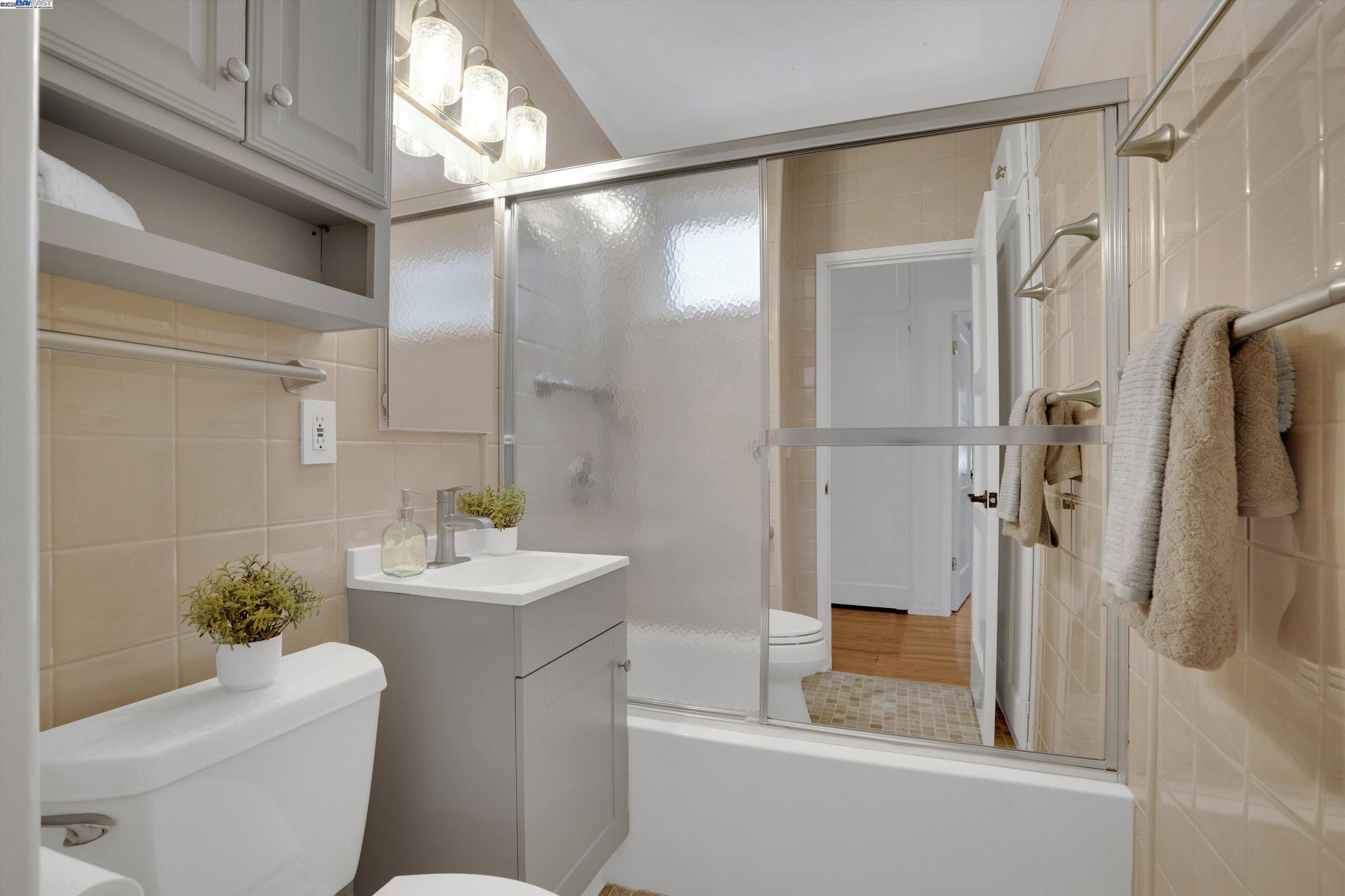 Detail Gallery Image 23 of 31 For 956 Tamarack Ave, San Jose,  CA 95128 - 2 Beds | 1 Baths