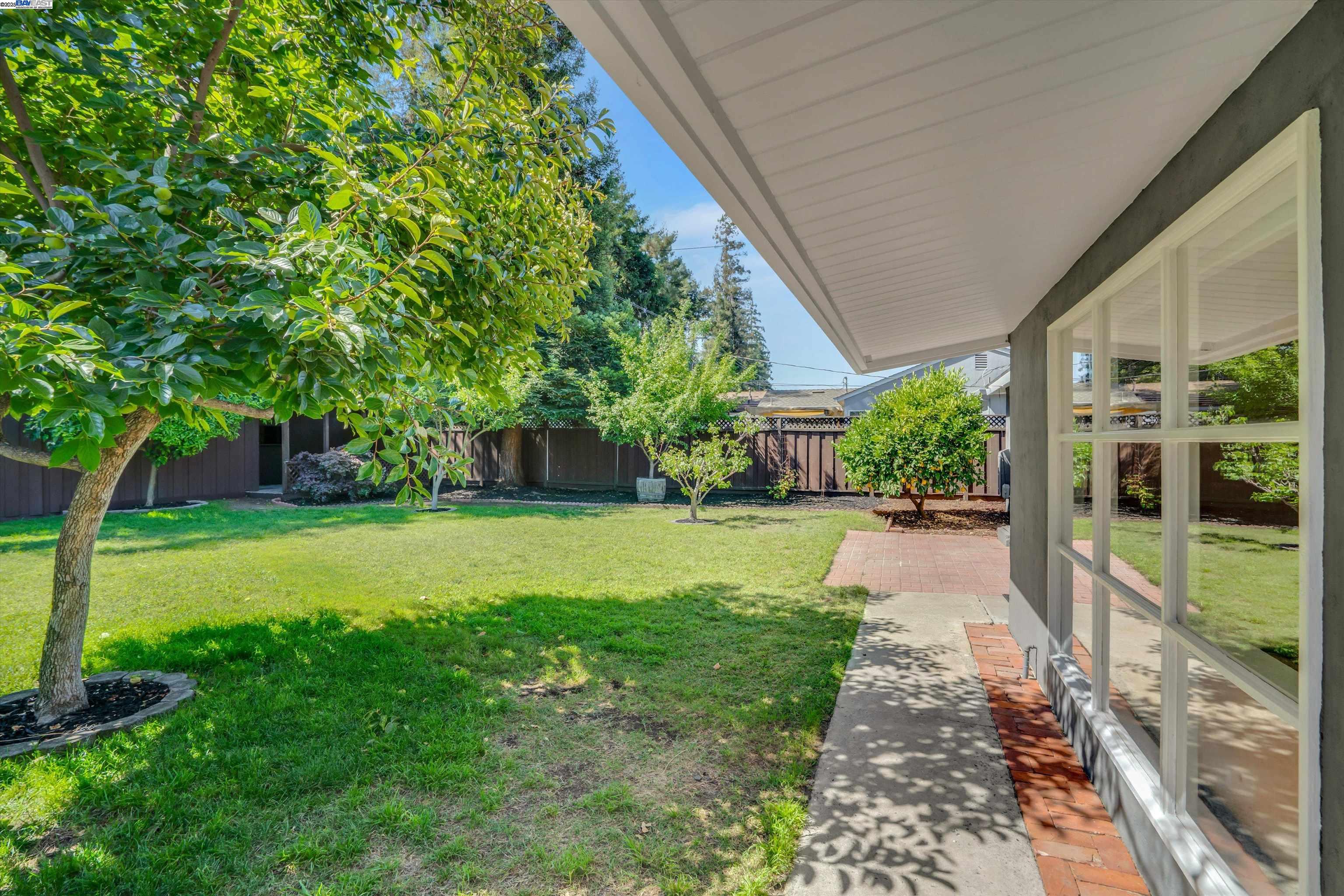 Detail Gallery Image 26 of 31 For 956 Tamarack Ave, San Jose,  CA 95128 - 2 Beds | 1 Baths