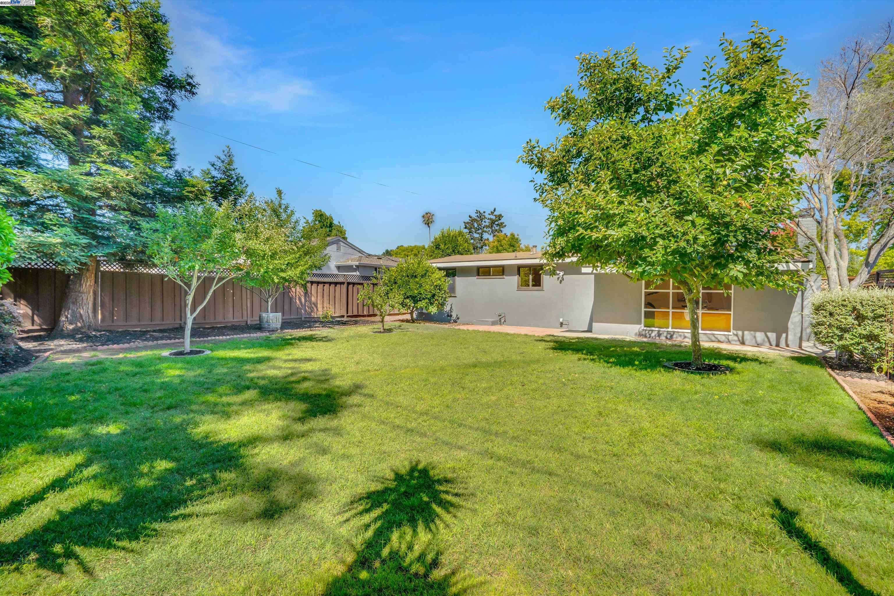 Detail Gallery Image 27 of 31 For 956 Tamarack Ave, San Jose,  CA 95128 - 2 Beds | 1 Baths