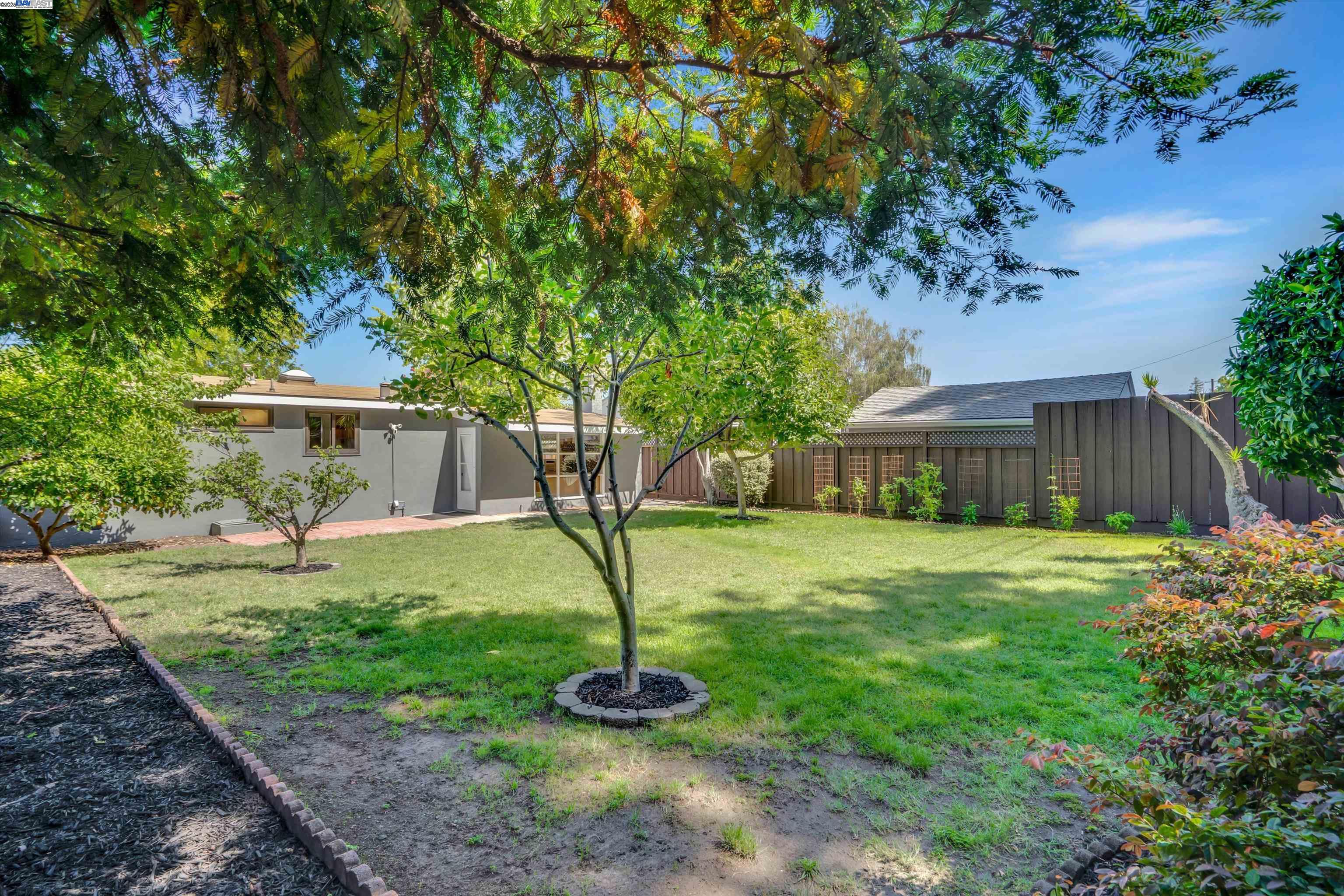 Detail Gallery Image 29 of 31 For 956 Tamarack Ave, San Jose,  CA 95128 - 2 Beds | 1 Baths