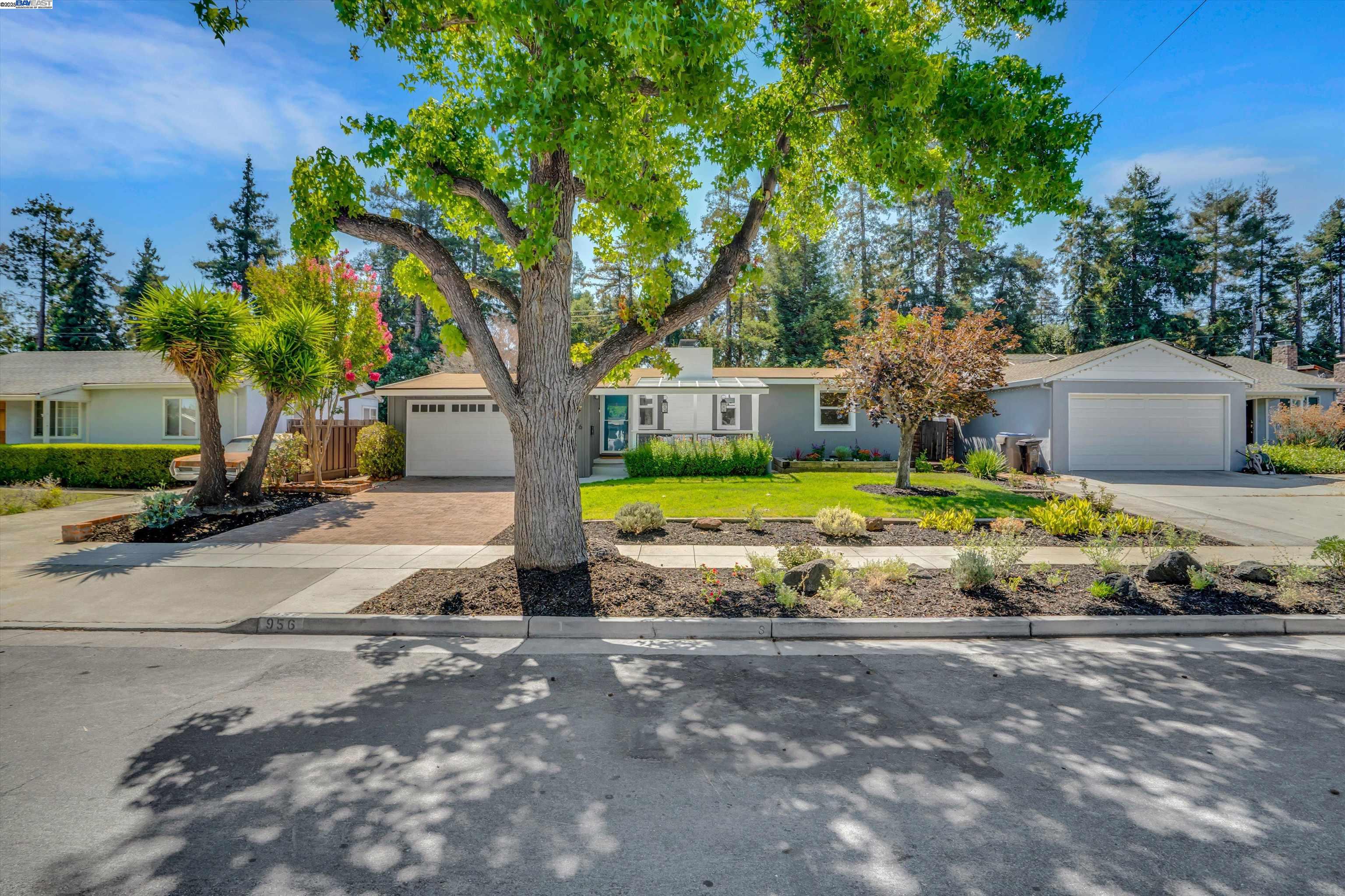 Detail Gallery Image 4 of 31 For 956 Tamarack Ave, San Jose,  CA 95128 - 2 Beds | 1 Baths