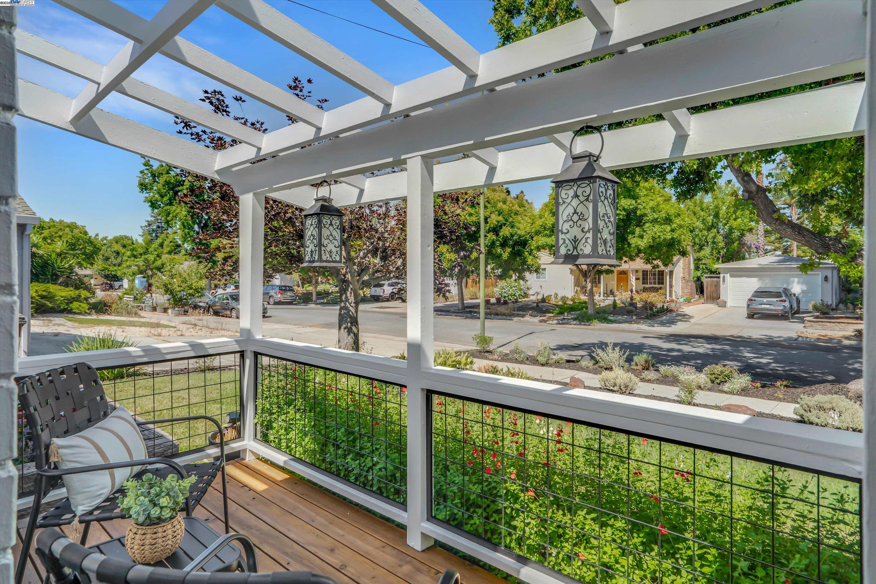 Detail Gallery Image 7 of 31 For 956 Tamarack Ave, San Jose,  CA 95128 - 2 Beds | 1 Baths