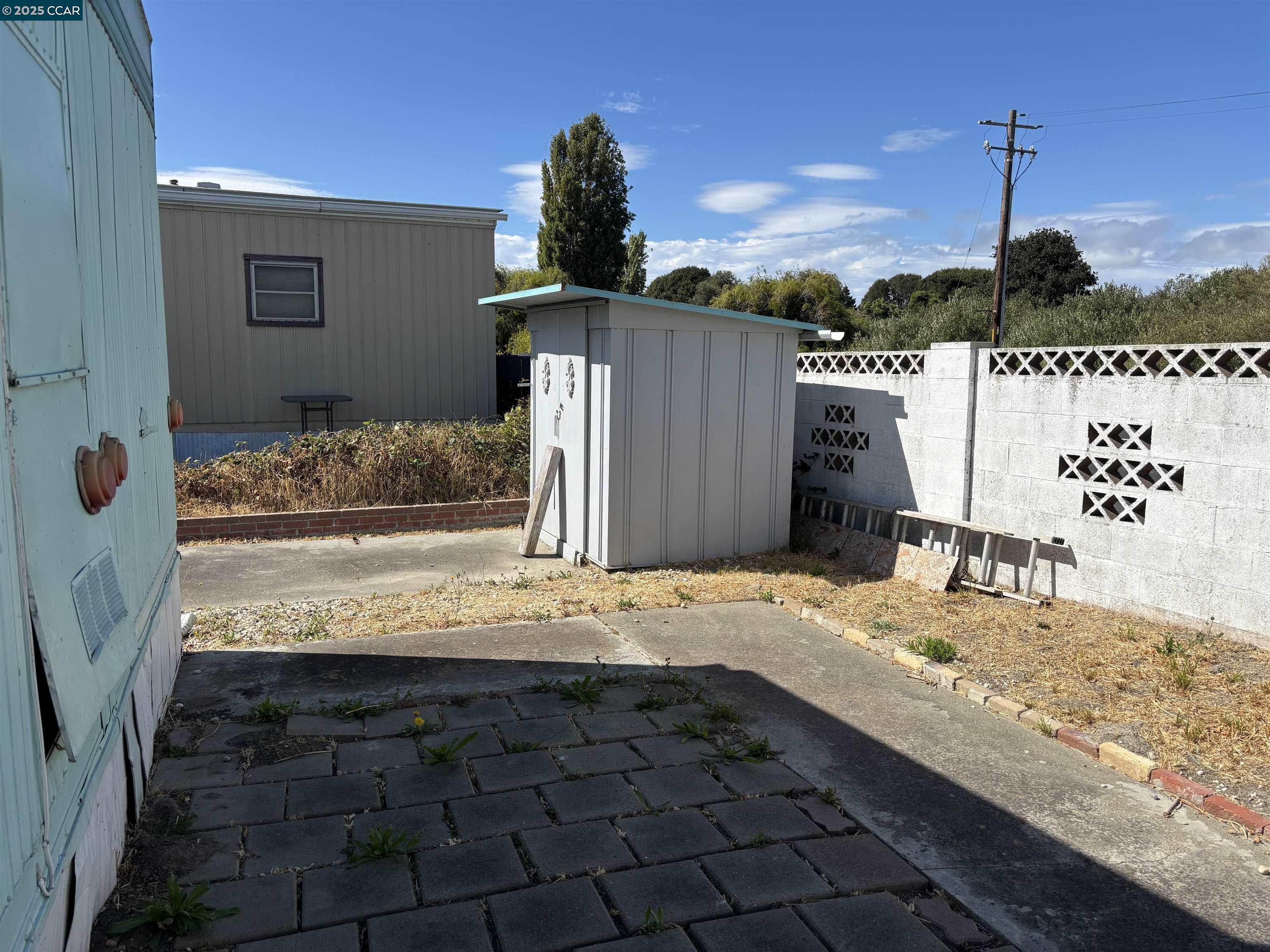 Detail Gallery Image 3 of 12 For 16401 San Pablo #102,  San Pablo,  CA 94806 - 1 Beds | 1 Baths