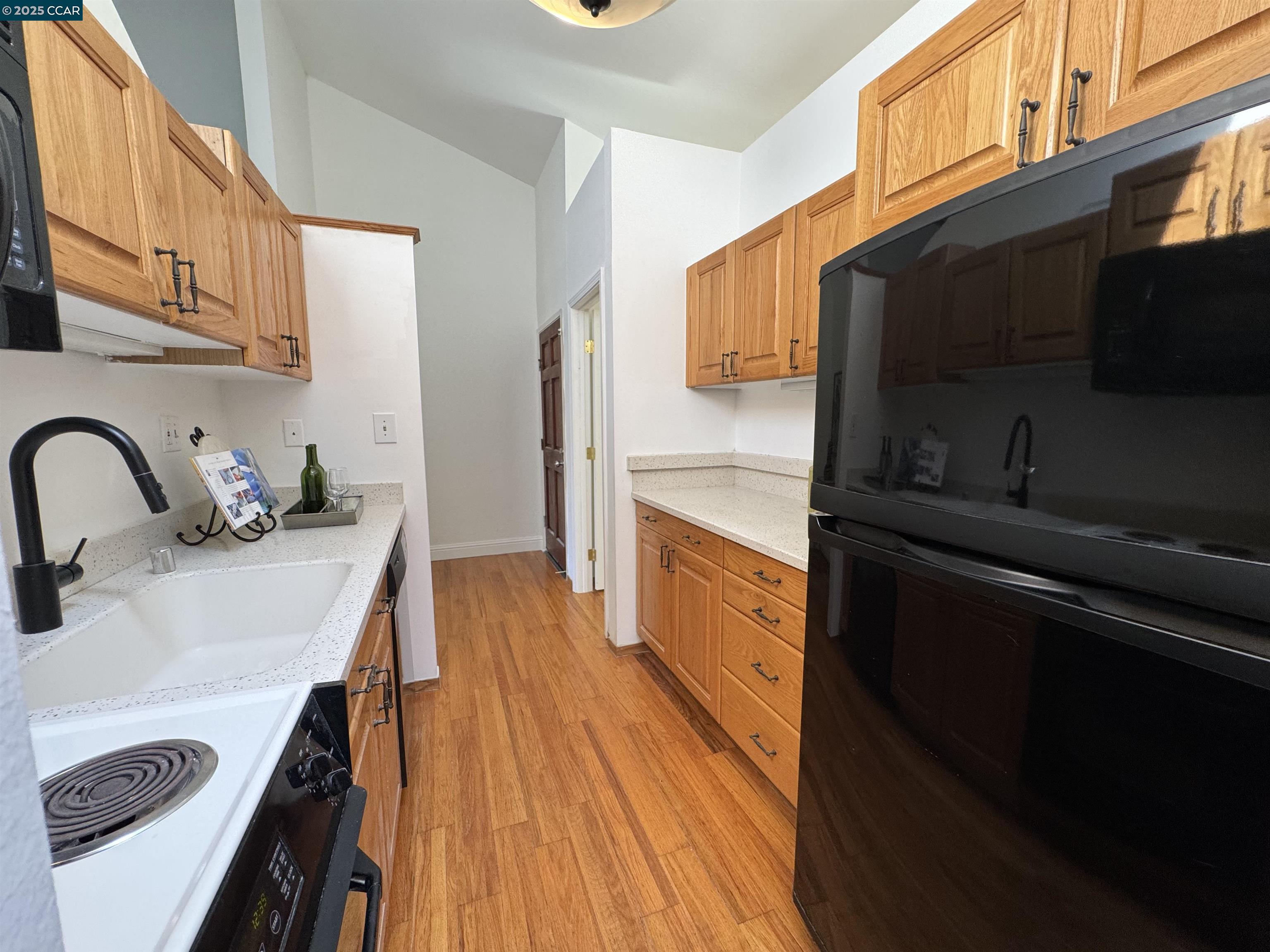 Detail Gallery Image 11 of 21 For 2075 Ascot Dr #221,  Moraga,  CA 94556 - 3 Beds | 2 Baths