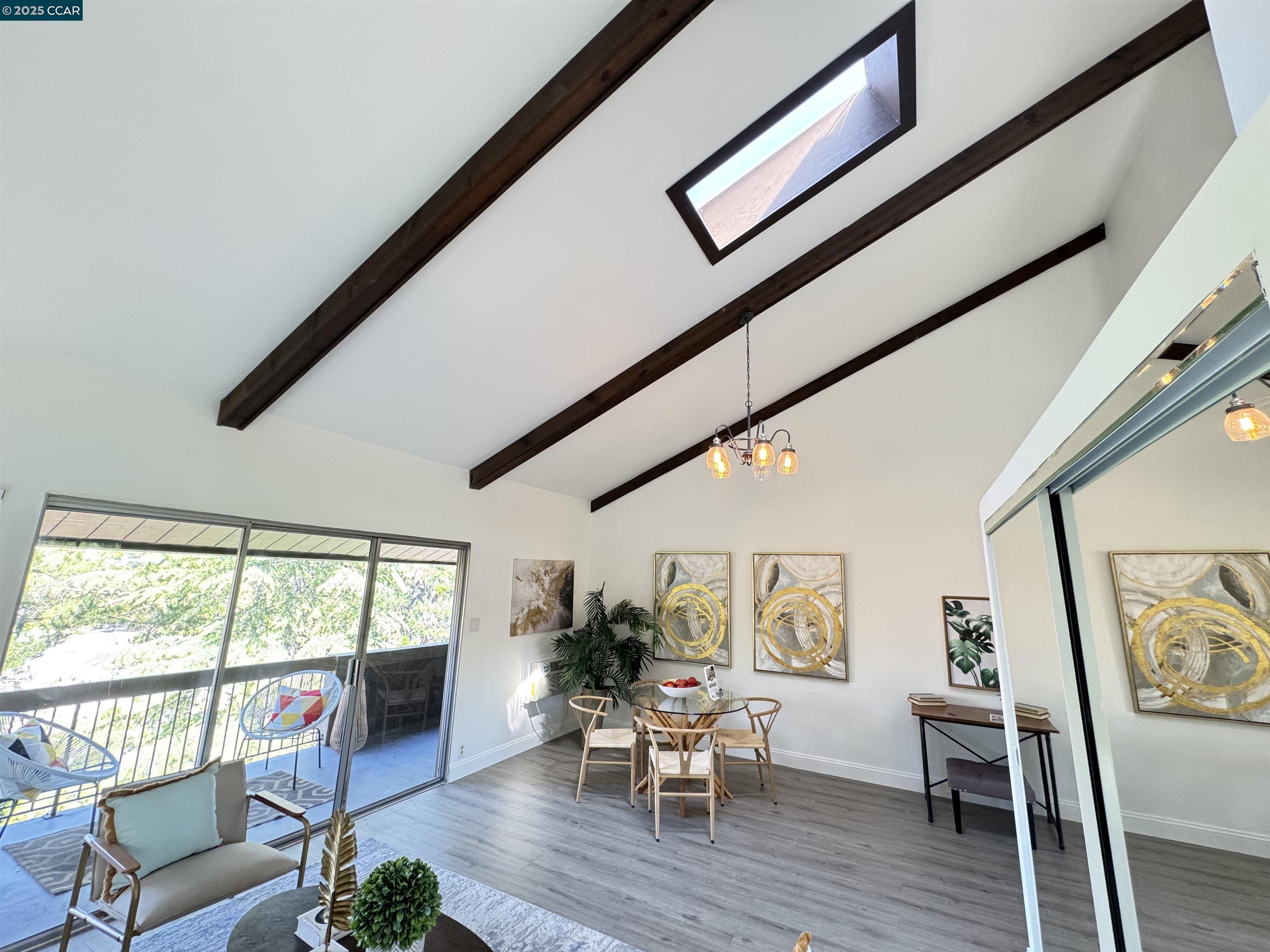 Detail Gallery Image 5 of 21 For 2075 Ascot Dr #221,  Moraga,  CA 94556 - 3 Beds | 2 Baths