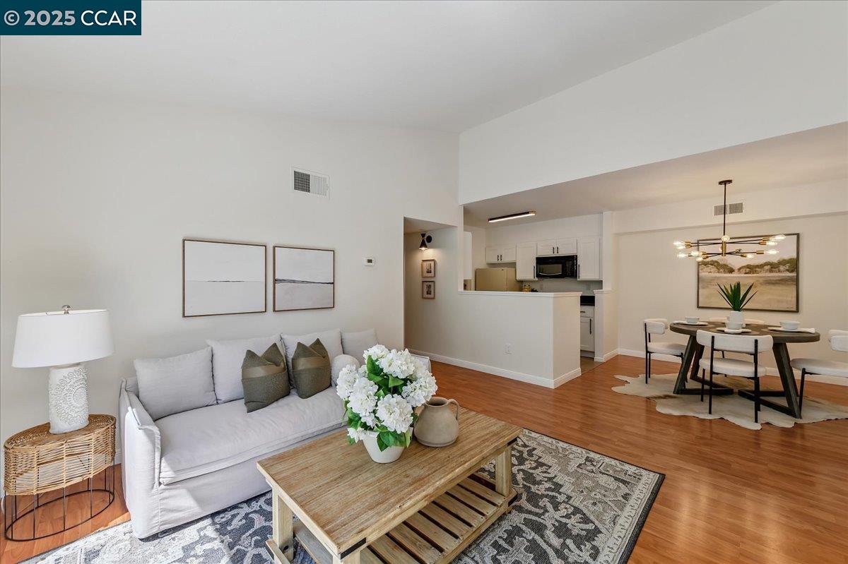 Photo #4: 41105656 Listing 