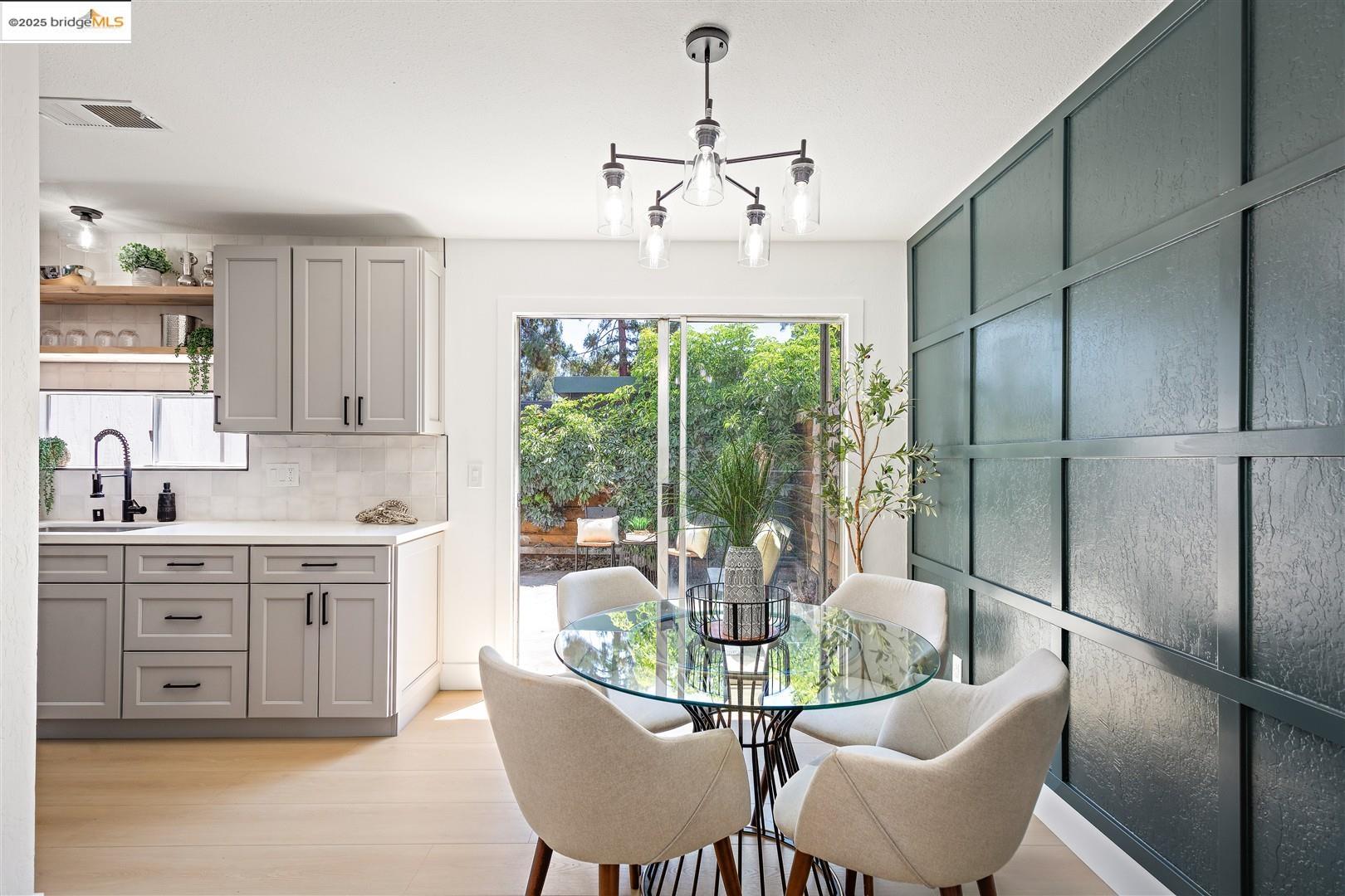 Detail Gallery Image 1 of 1 For 3325 Northwood Dr #C,  Concord,  CA 94520 - 3 Beds | 1/1 Baths