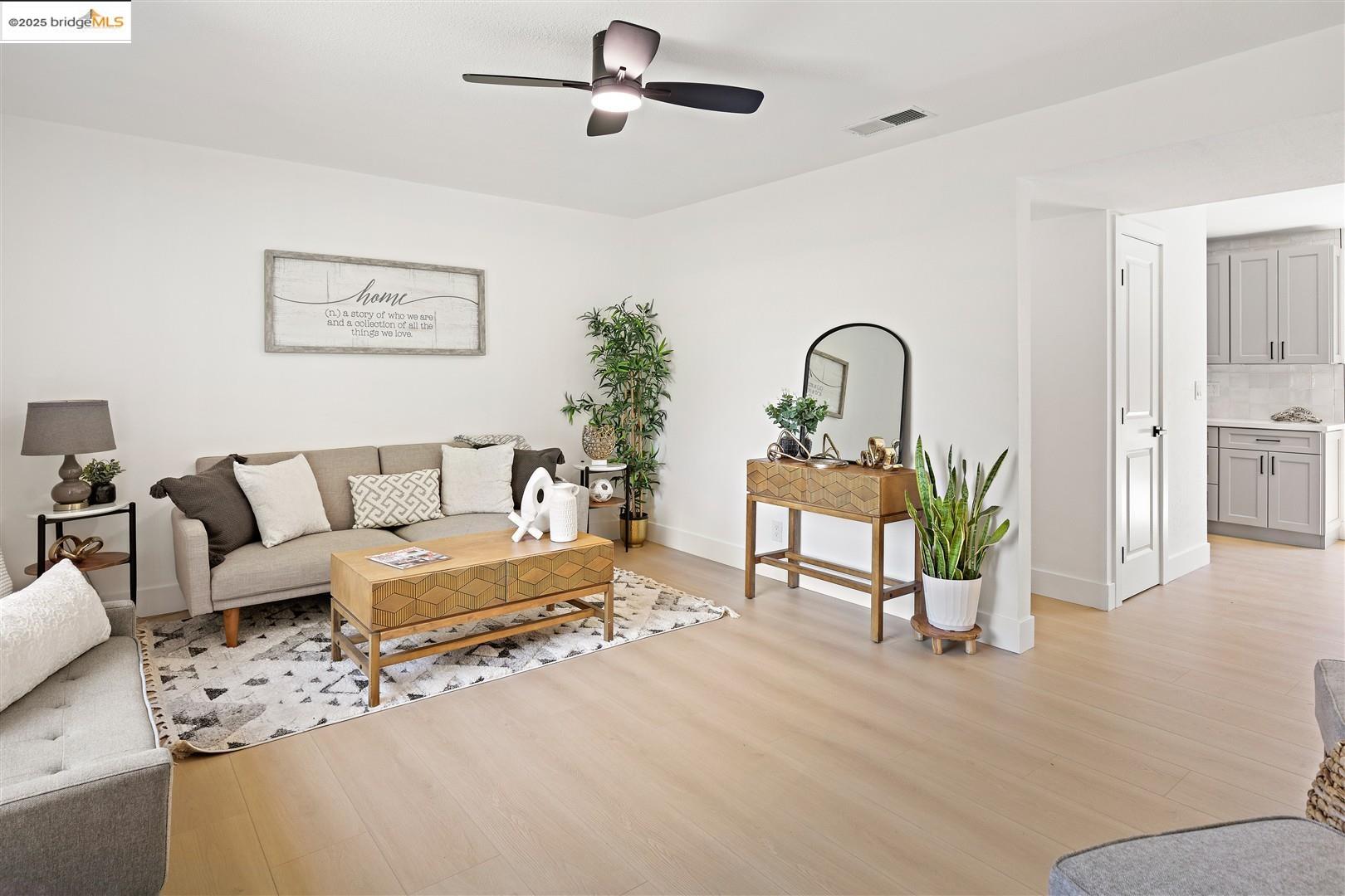 Photo #9: 41105667 Listing: Photo #9
