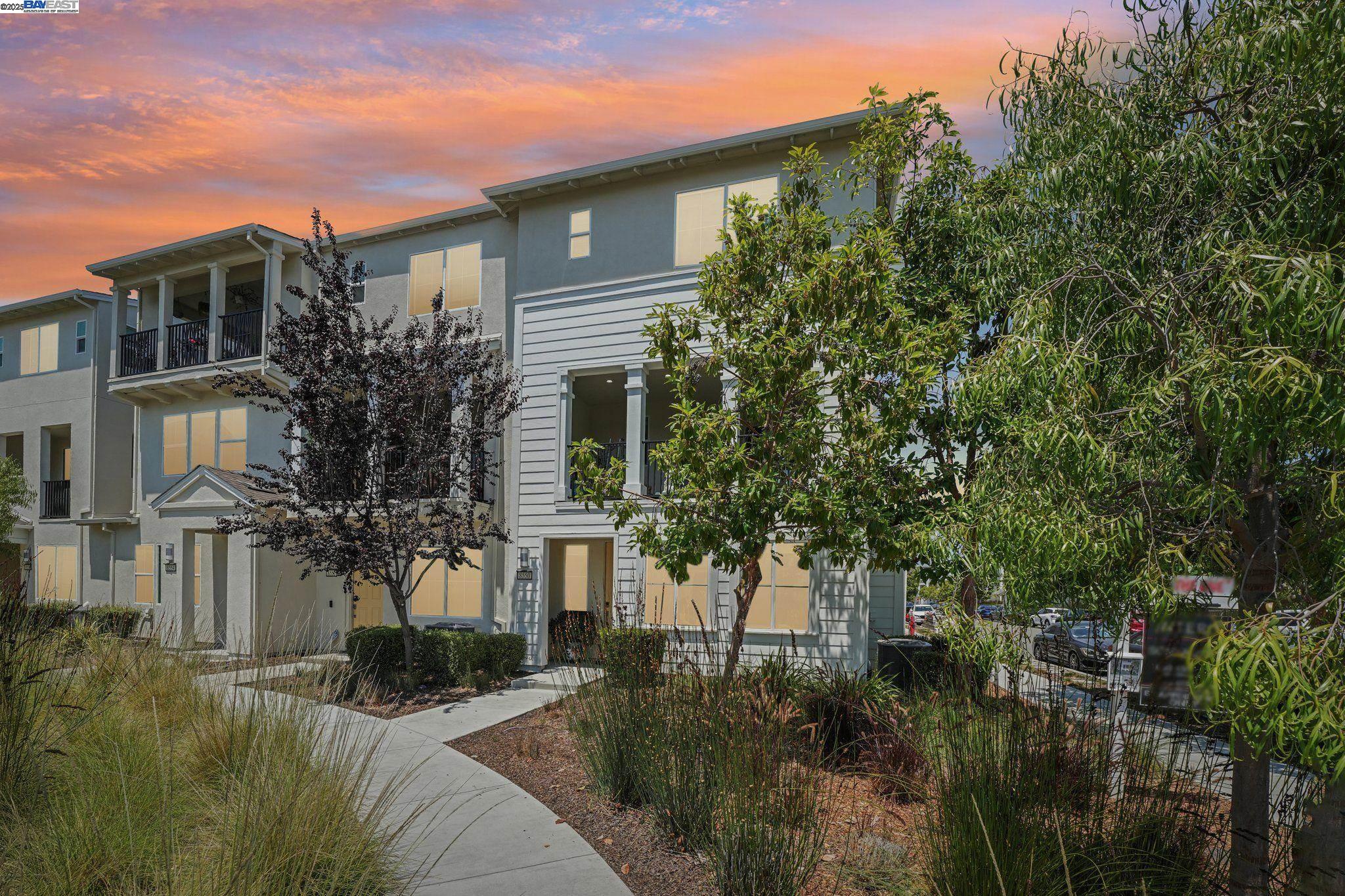 MLS: 41105670 Condo For Sale
