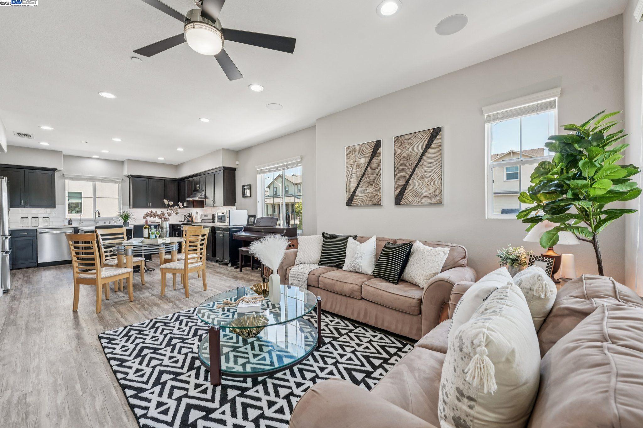 Photo #5: 41105670 Listing 