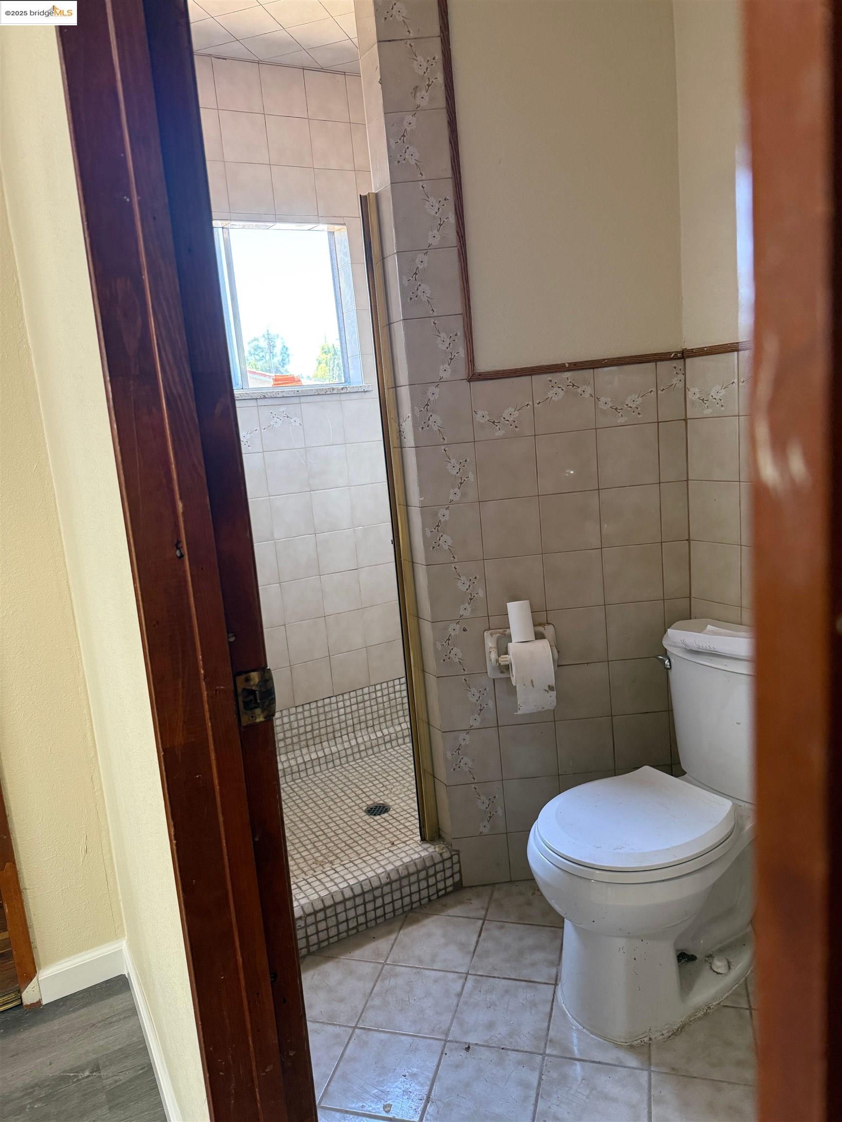 Detail Gallery Image 9 of 11 For 980 Acacia Way, Livermore,  CA 94550-9999 - 3 Beds | 2 Baths