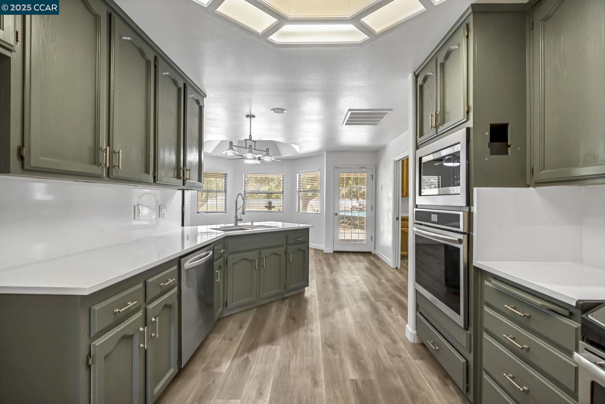 Detail Gallery Image 16 of 52 For 36065 Manon, Madera,  CA 93637 - 5 Beds | 3/1 Baths