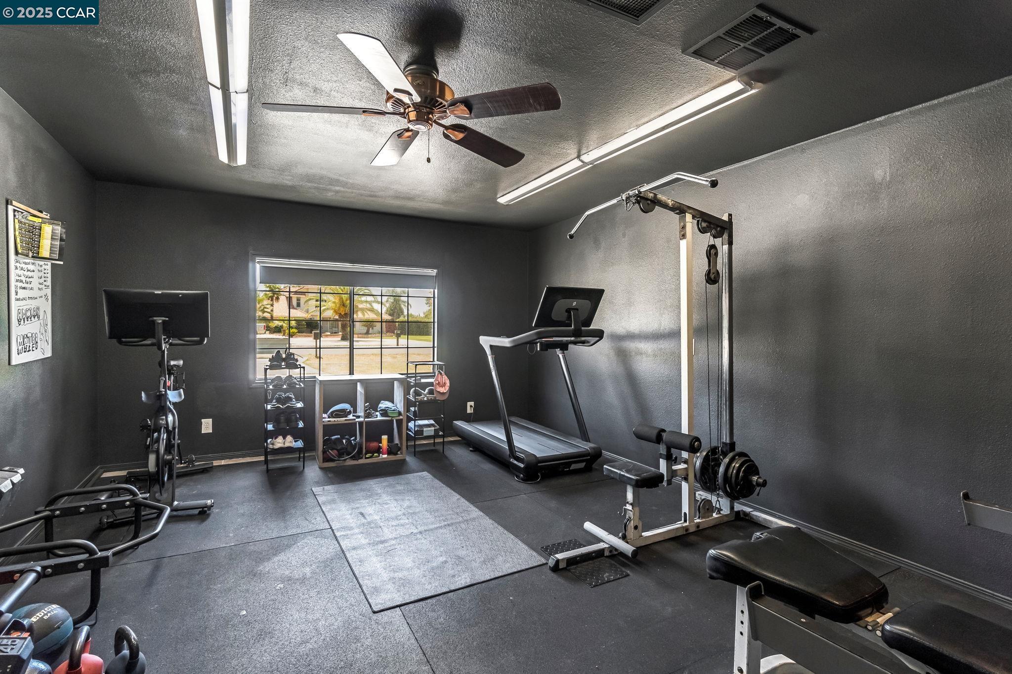 Detail Gallery Image 23 of 52 For 36065 Manon, Madera,  CA 93637 - 5 Beds | 3/1 Baths