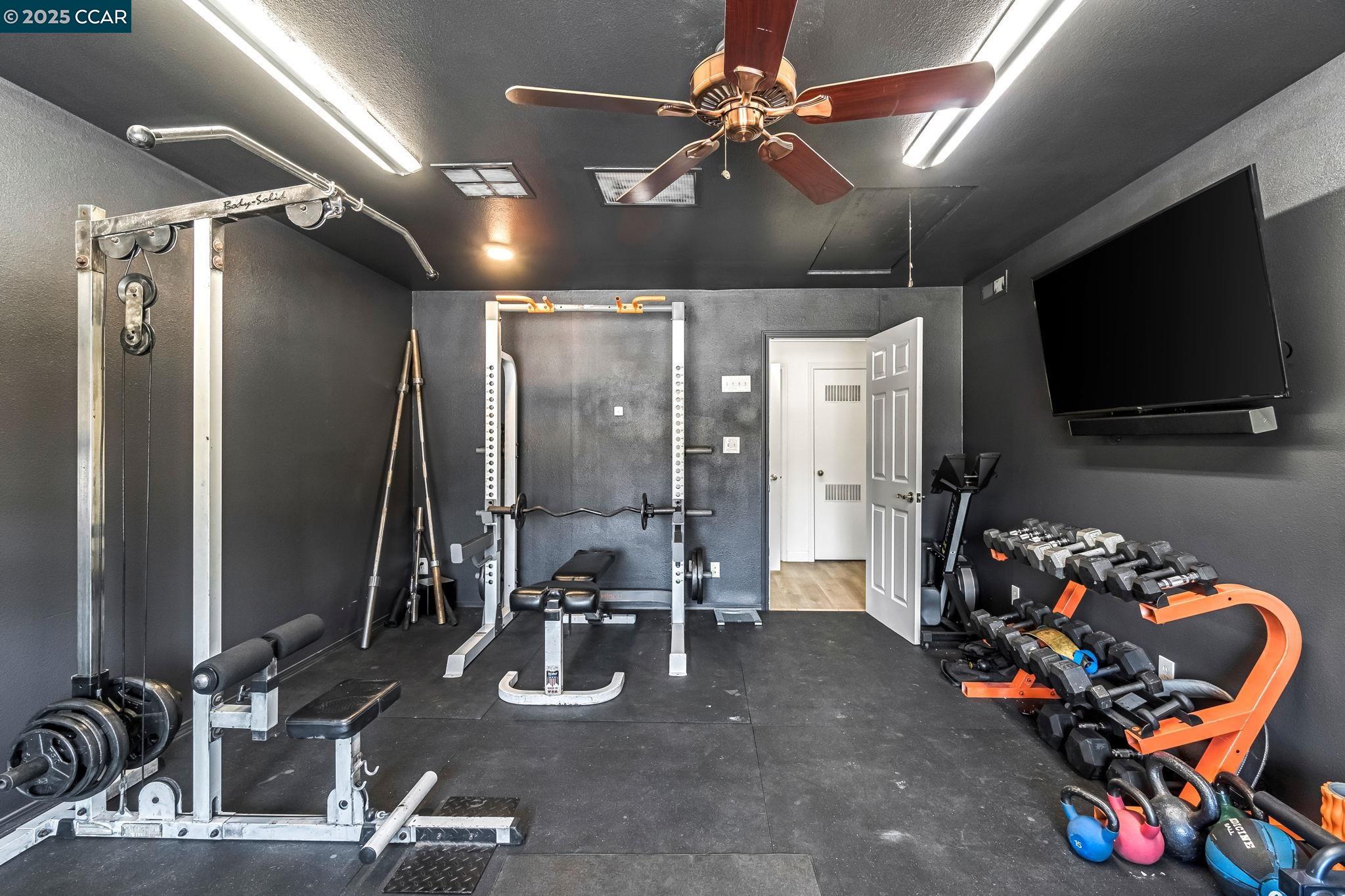 Detail Gallery Image 24 of 52 For 36065 Manon, Madera,  CA 93637 - 5 Beds | 3/1 Baths