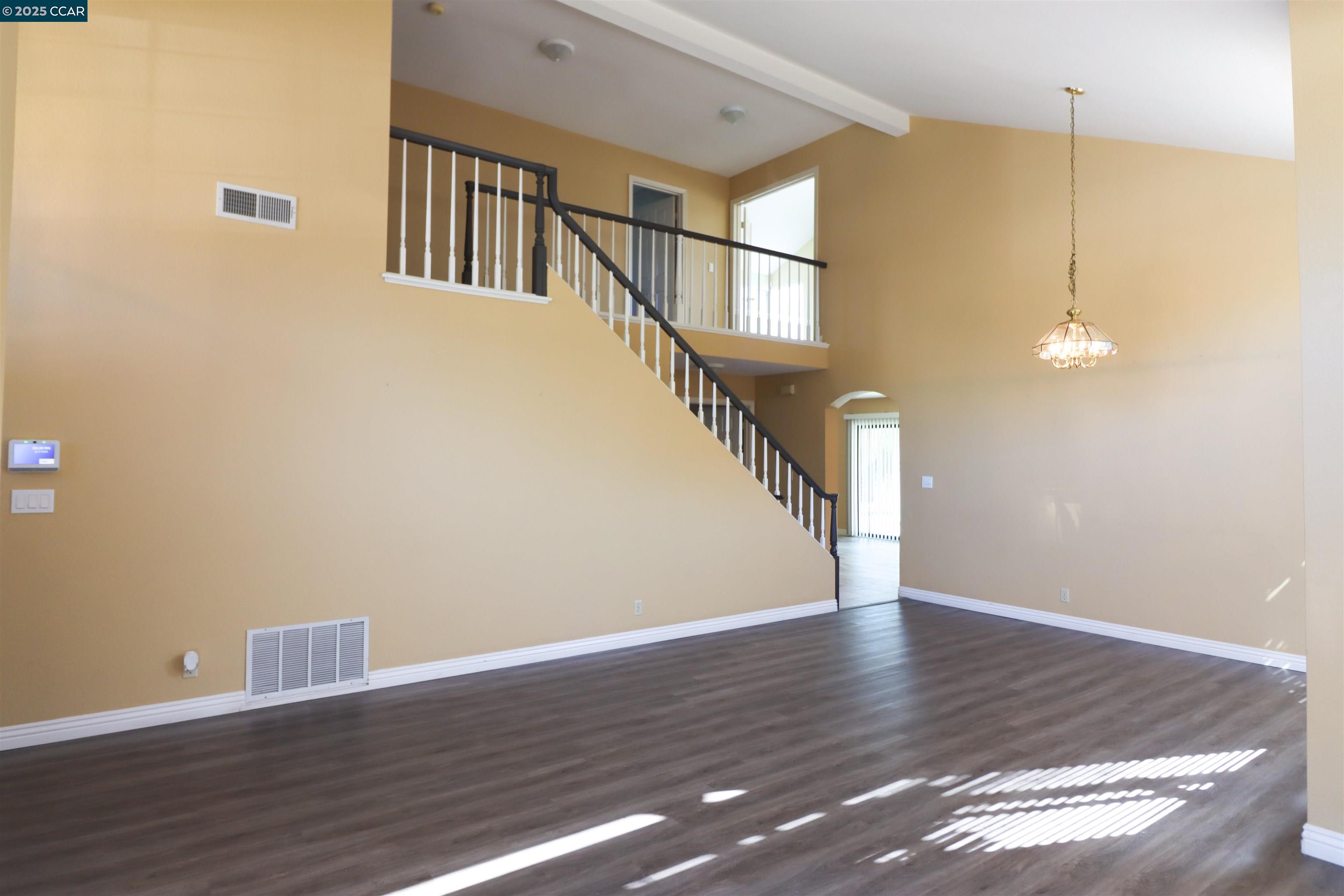 Detail Gallery Image 5 of 30 For 4632 Country Hills Dr, Antioch,  CA 94531 - 5 Beds | 3 Baths