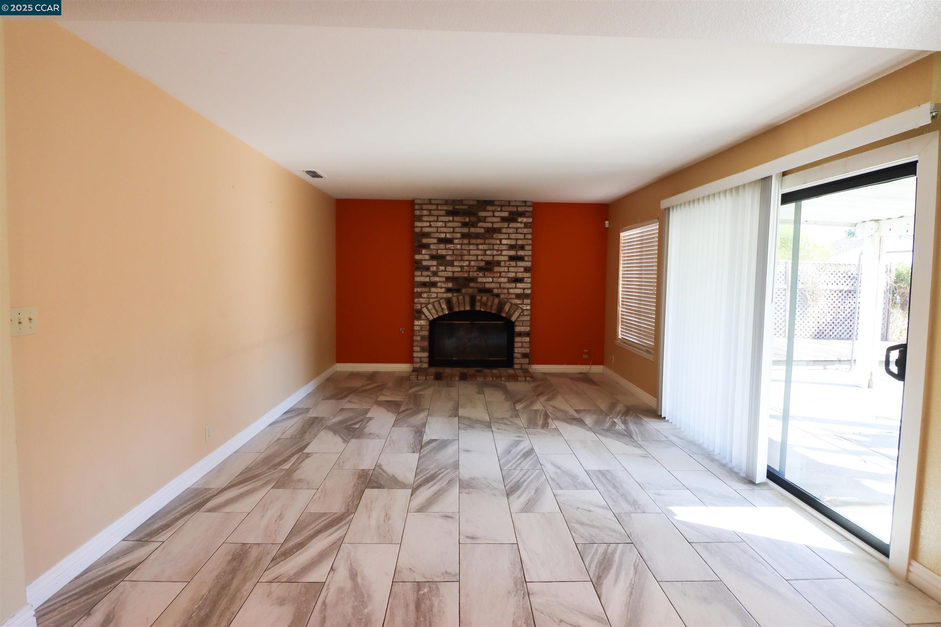 Detail Gallery Image 8 of 30 For 4632 Country Hills Dr, Antioch,  CA 94531 - 5 Beds | 3 Baths