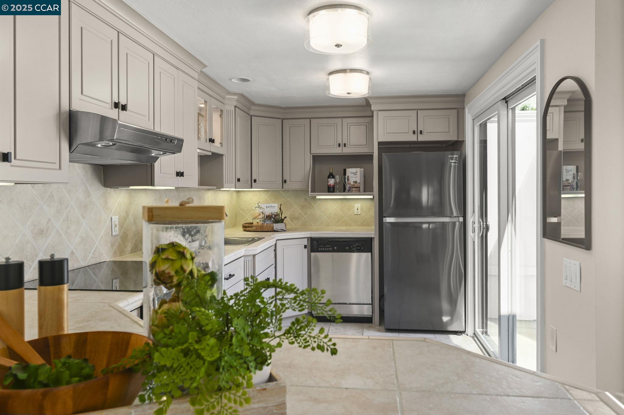 Photo #6: 41105680 Listing 