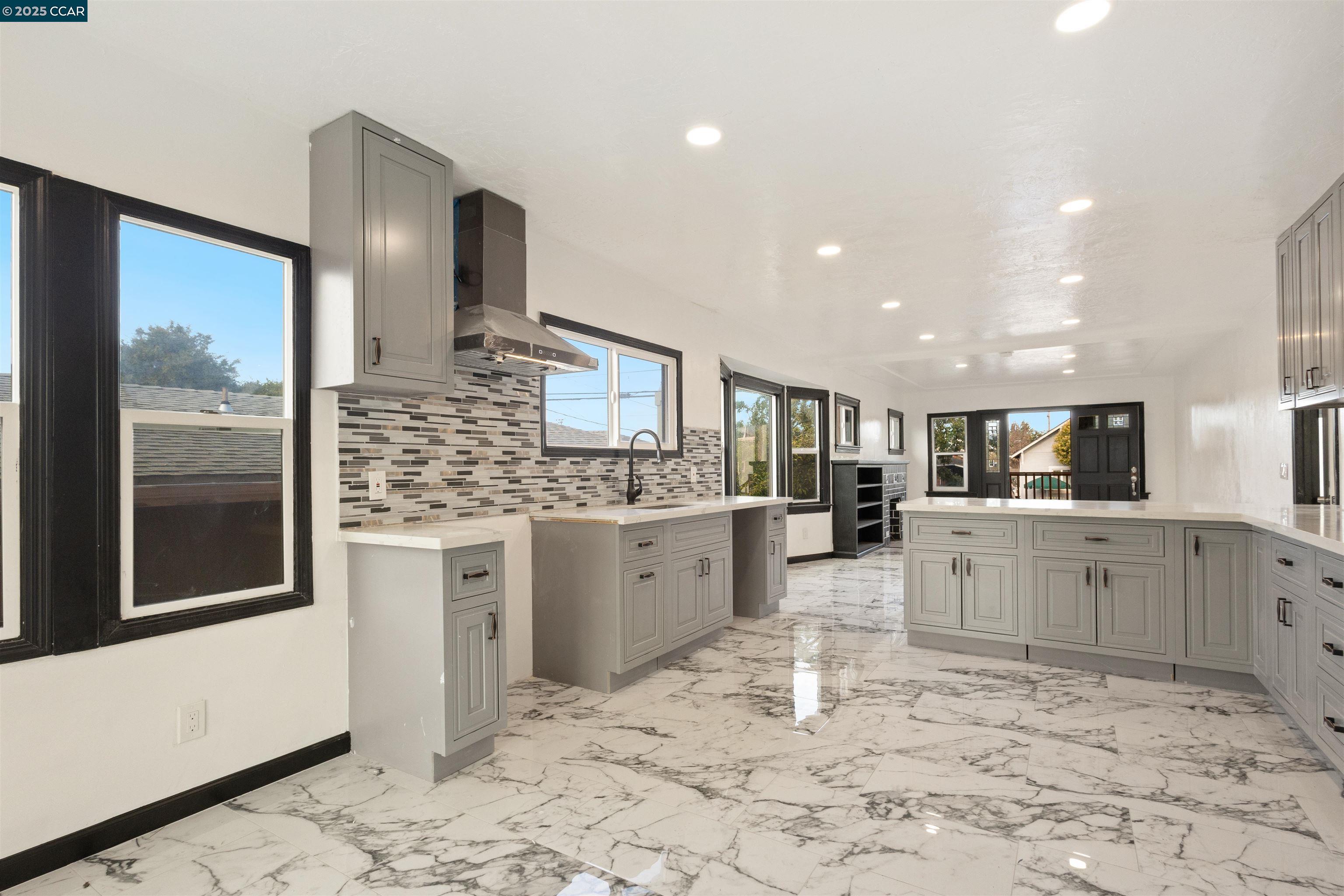 Detail Gallery Image 8 of 31 For 840 7th St, Richmond,  CA 94801 - 3 Beds | 1/1 Baths
