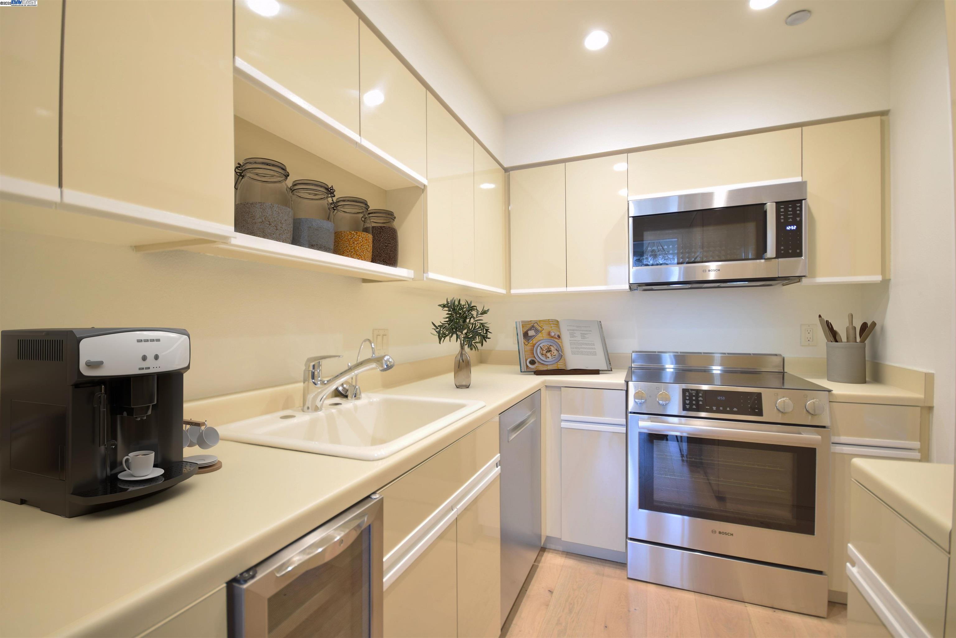 Detail Gallery Image 13 of 41 For 101 Lombard St 109e,  San Francisco,  CA 94111 - 1 Beds | 1/1 Baths