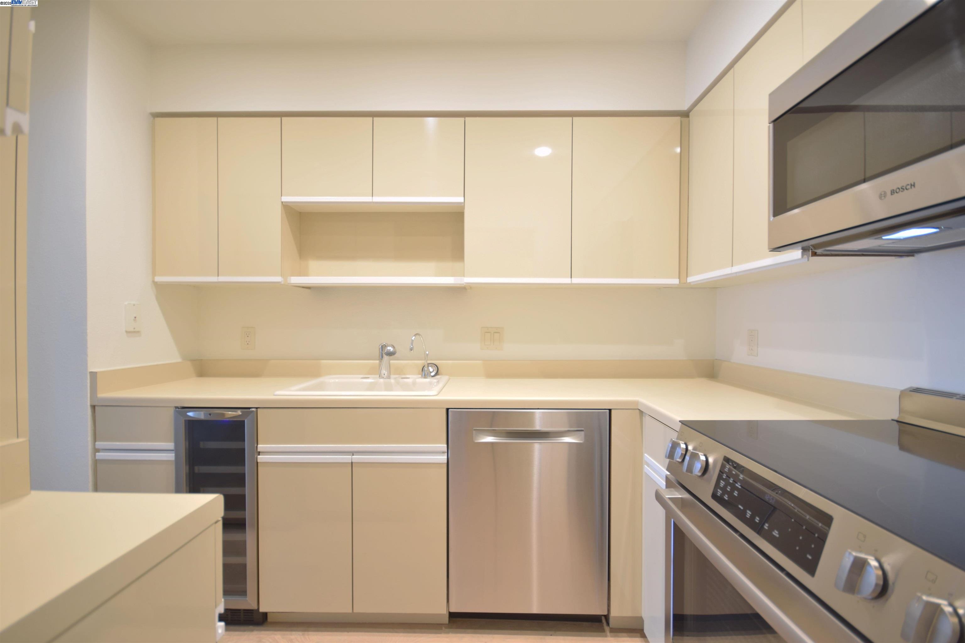 Detail Gallery Image 14 of 41 For 101 Lombard St 109e,  San Francisco,  CA 94111 - 1 Beds | 1/1 Baths