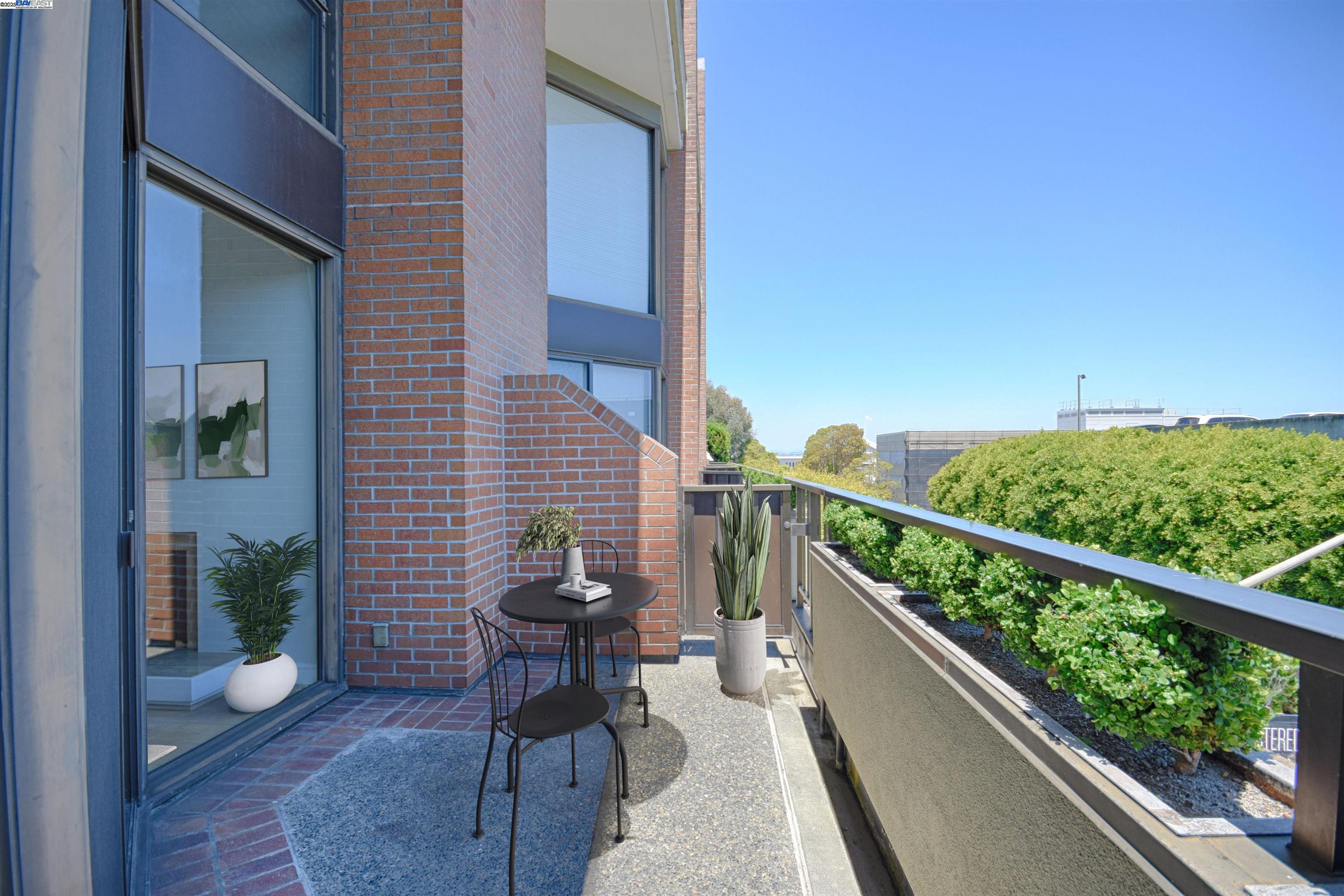 Detail Gallery Image 16 of 41 For 101 Lombard St 109e,  San Francisco,  CA 94111 - 1 Beds | 1/1 Baths