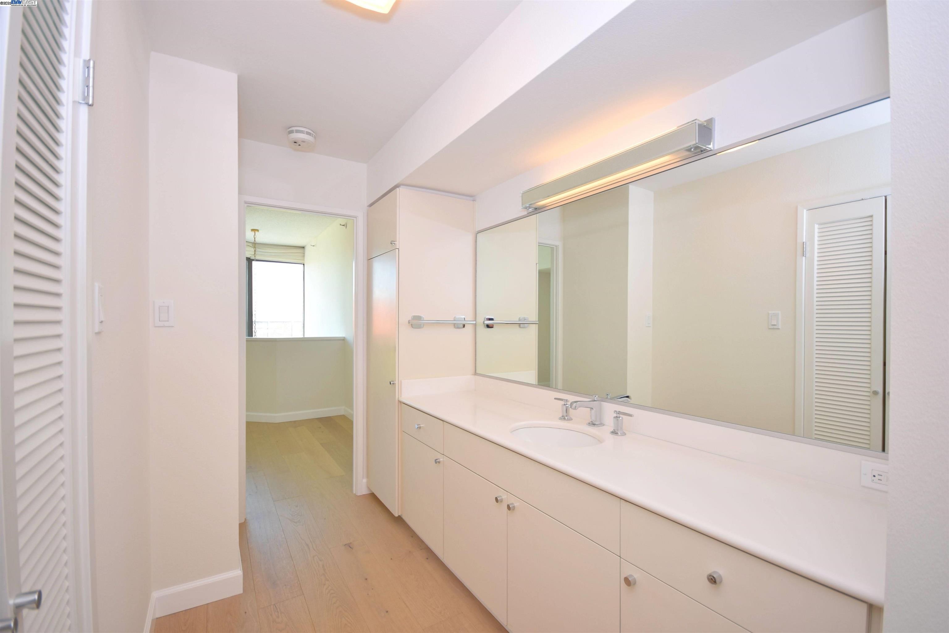 Detail Gallery Image 24 of 41 For 101 Lombard St 109e,  San Francisco,  CA 94111 - 1 Beds | 1/1 Baths