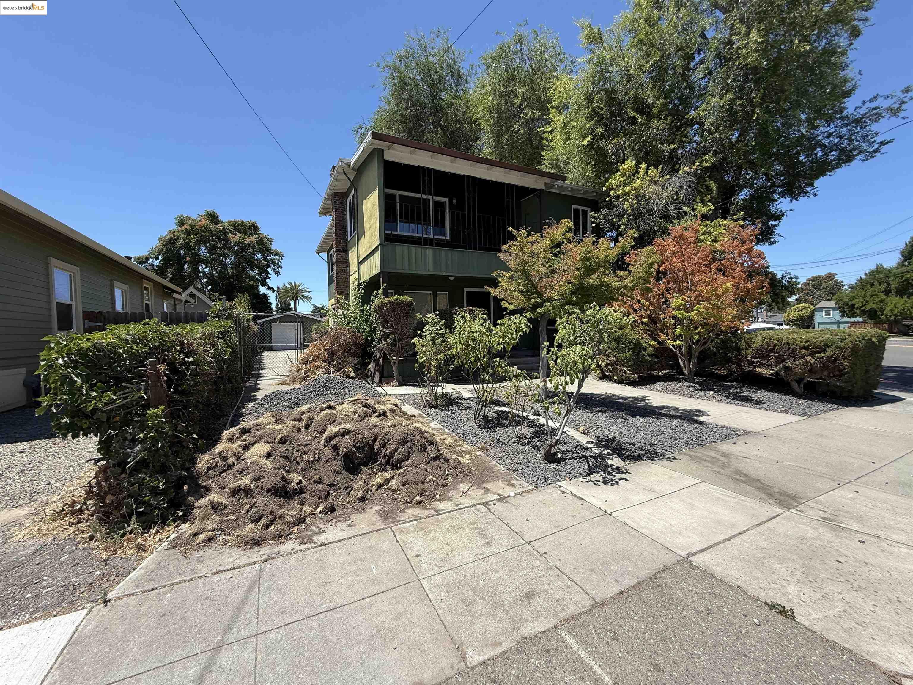 Detail Gallery Image 2 of 9 For 563 Mcleod Street, Livermore,  CA 94550-9999 - 3 Beds | 2 Baths