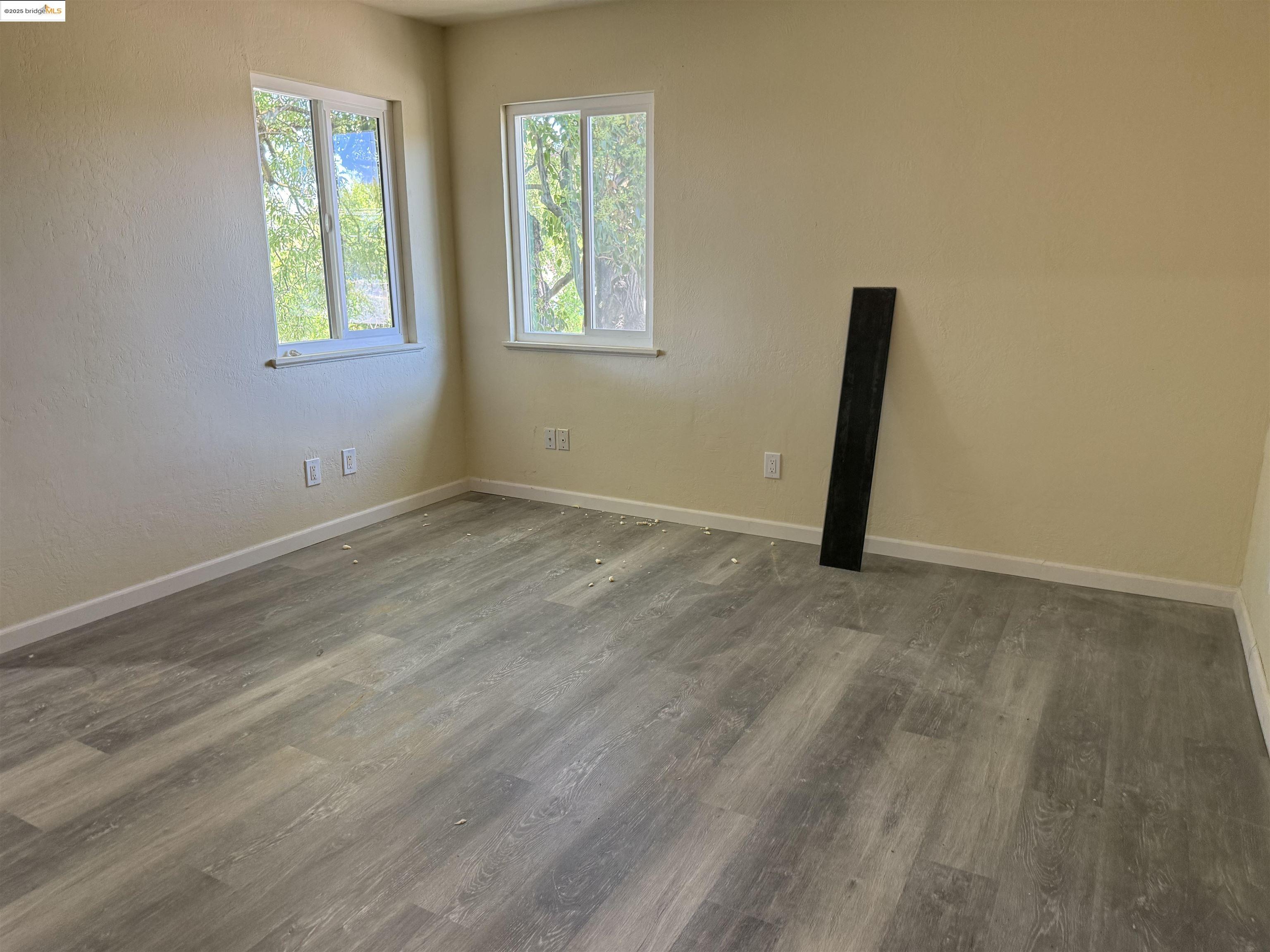 Detail Gallery Image 7 of 9 For 563 Mcleod Street, Livermore,  CA 94550-9999 - 3 Beds | 2 Baths