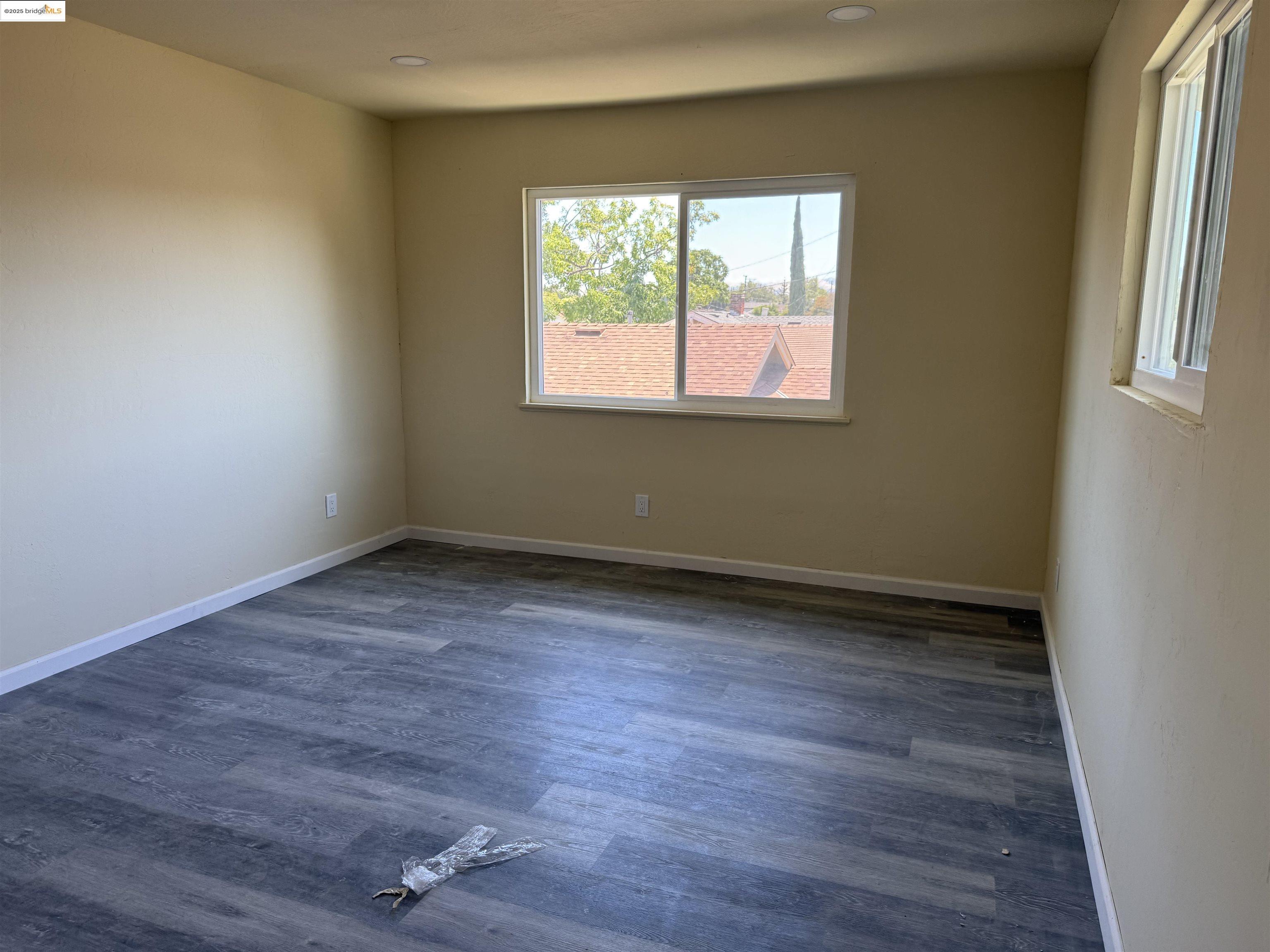 Detail Gallery Image 9 of 9 For 563 Mcleod Street, Livermore,  CA 94550-9999 - 3 Beds | 2 Baths