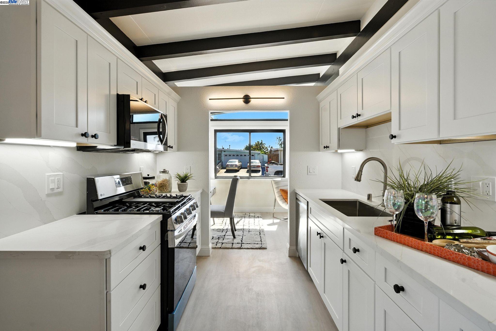 Detail Gallery Image 9 of 30 For 36686 Charles St, Newark,  CA 94560 - 3 Beds | 2 Baths
