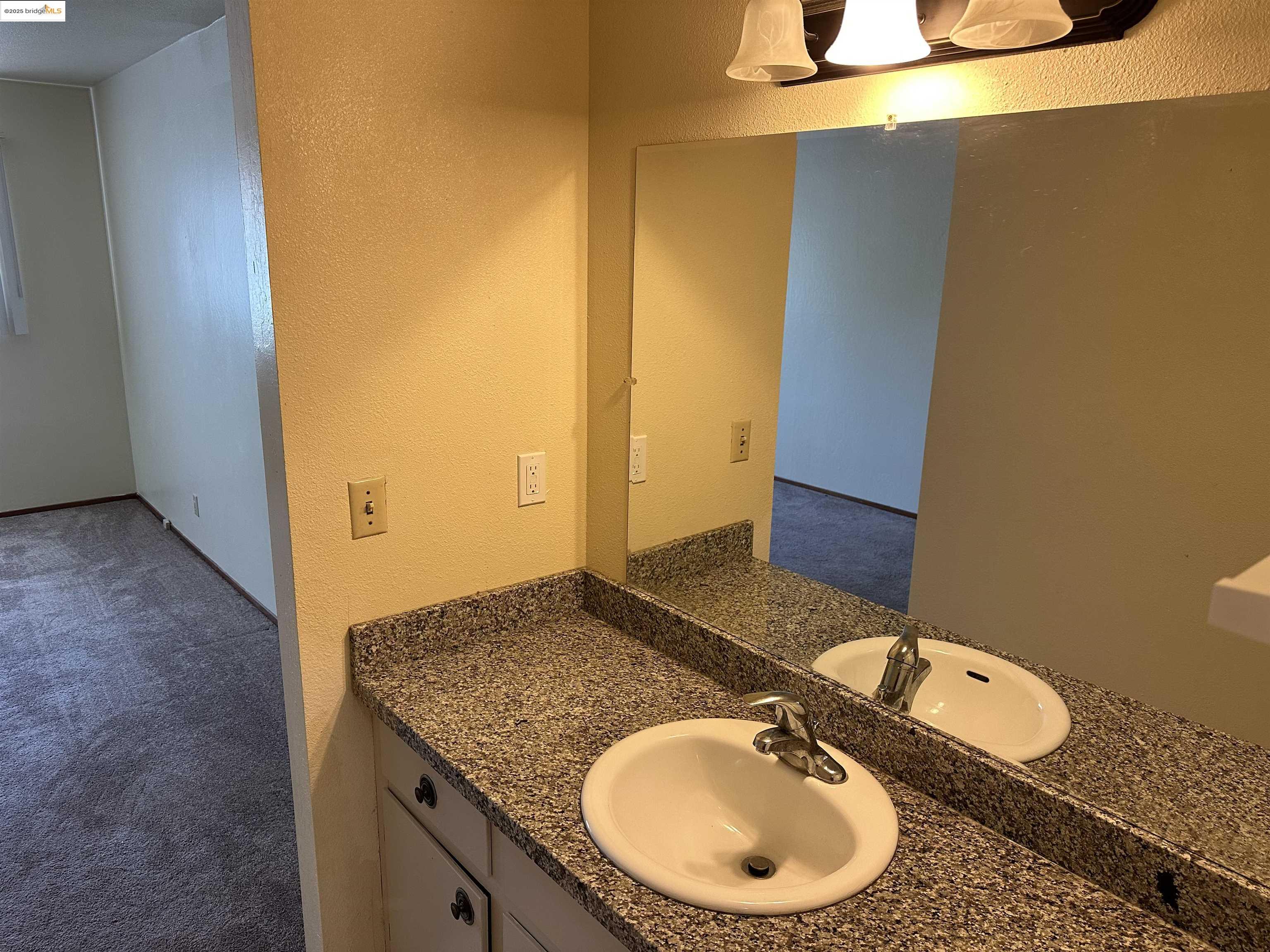 Detail Gallery Image 4 of 15 For 3612 Jamison Way #4,  Castro Valley,  CA 94546 - 2 Beds | 2 Baths