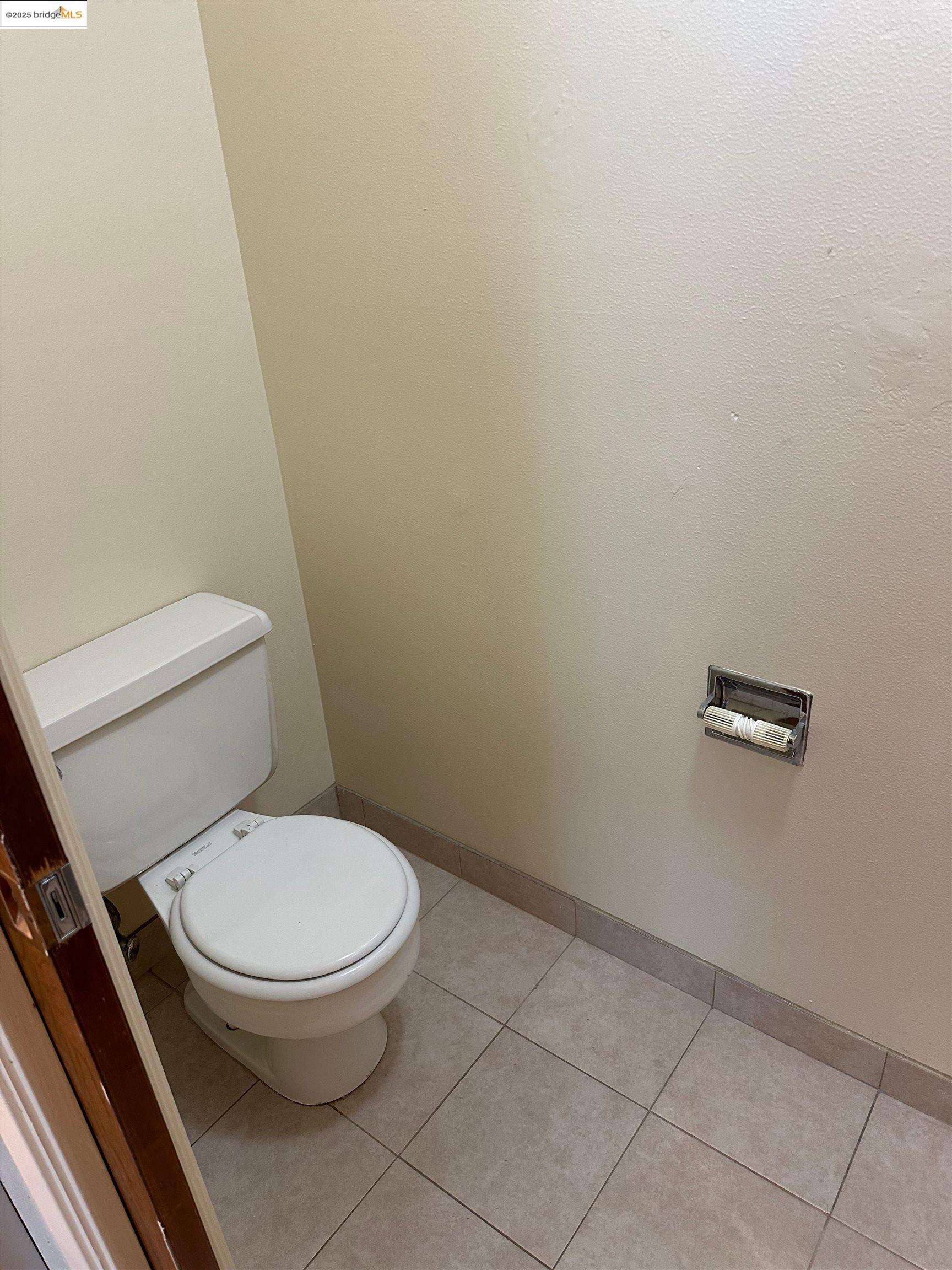 Detail Gallery Image 5 of 15 For 3612 Jamison Way #4,  Castro Valley,  CA 94546 - 2 Beds | 2 Baths