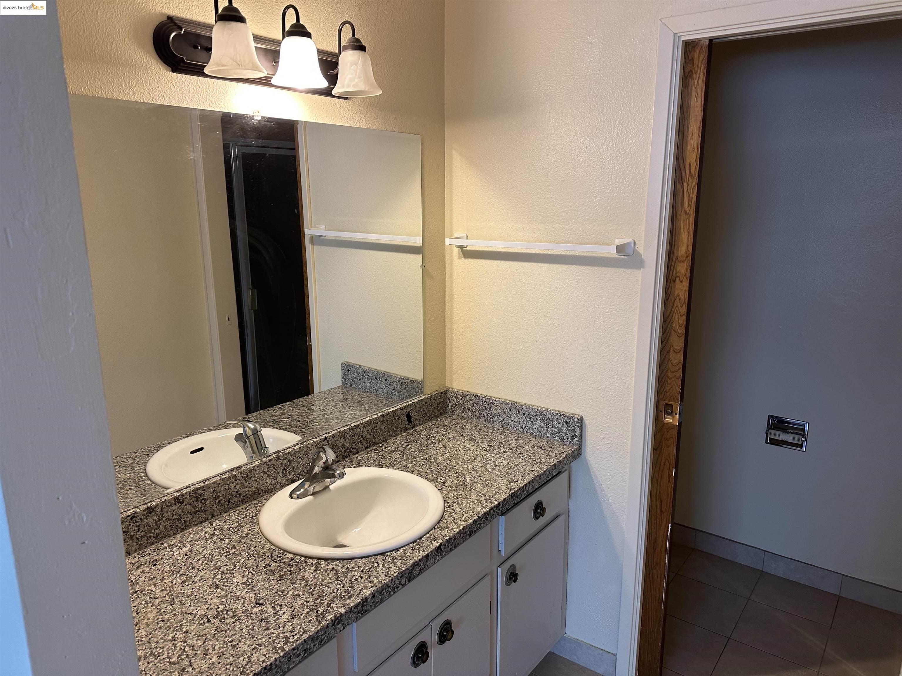 Detail Gallery Image 7 of 15 For 3612 Jamison Way #4,  Castro Valley,  CA 94546 - 2 Beds | 2 Baths