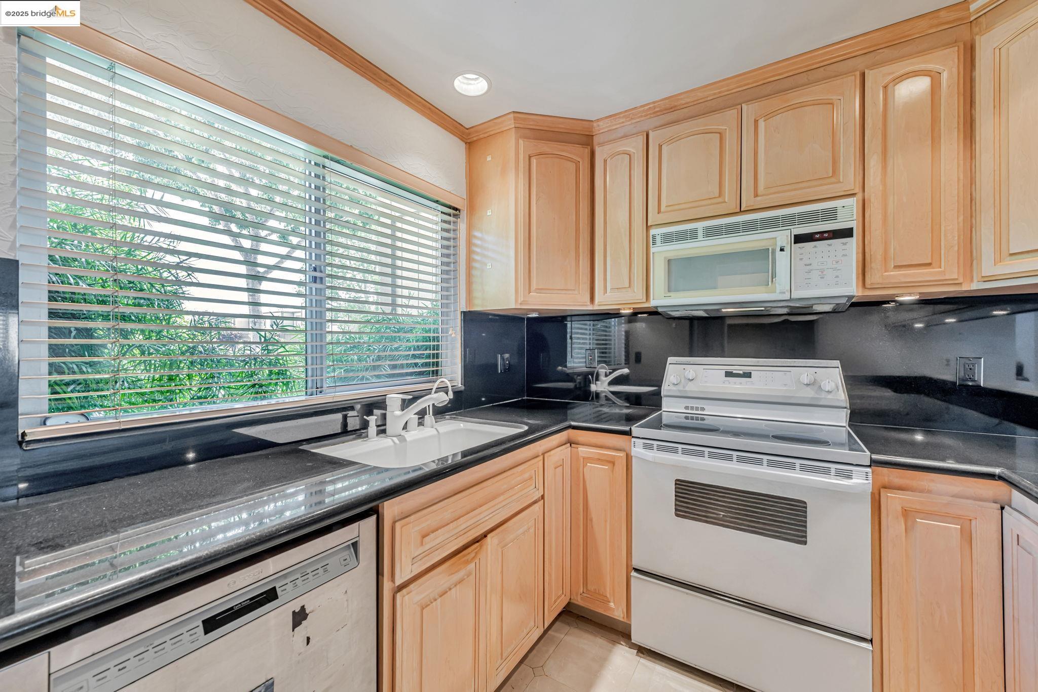 Photo #7: 41105690 Listing: Photo #7
