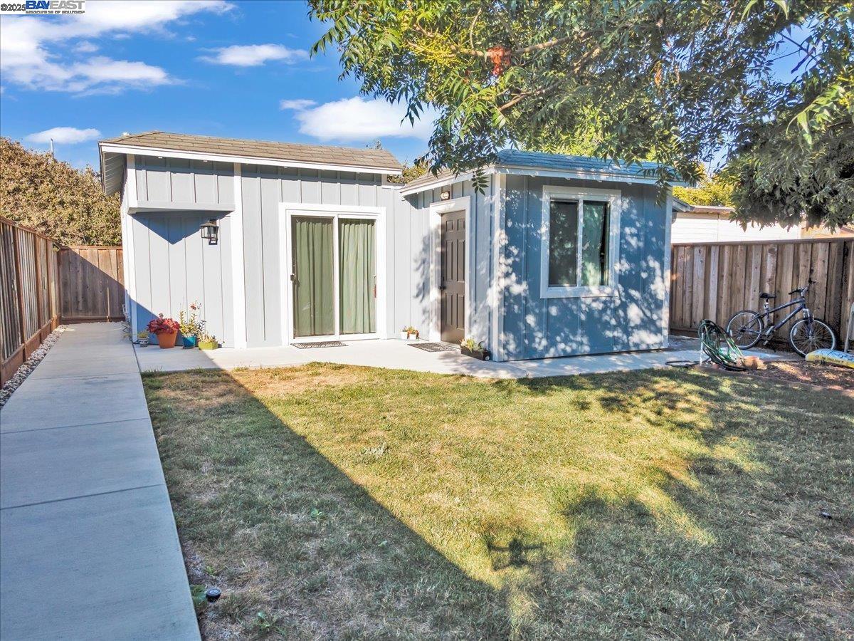 Detail Gallery Image 5 of 25 For 2140 W Avenue 134th, San Leandro,  CA 94577 - 3 Beds | 2 Baths