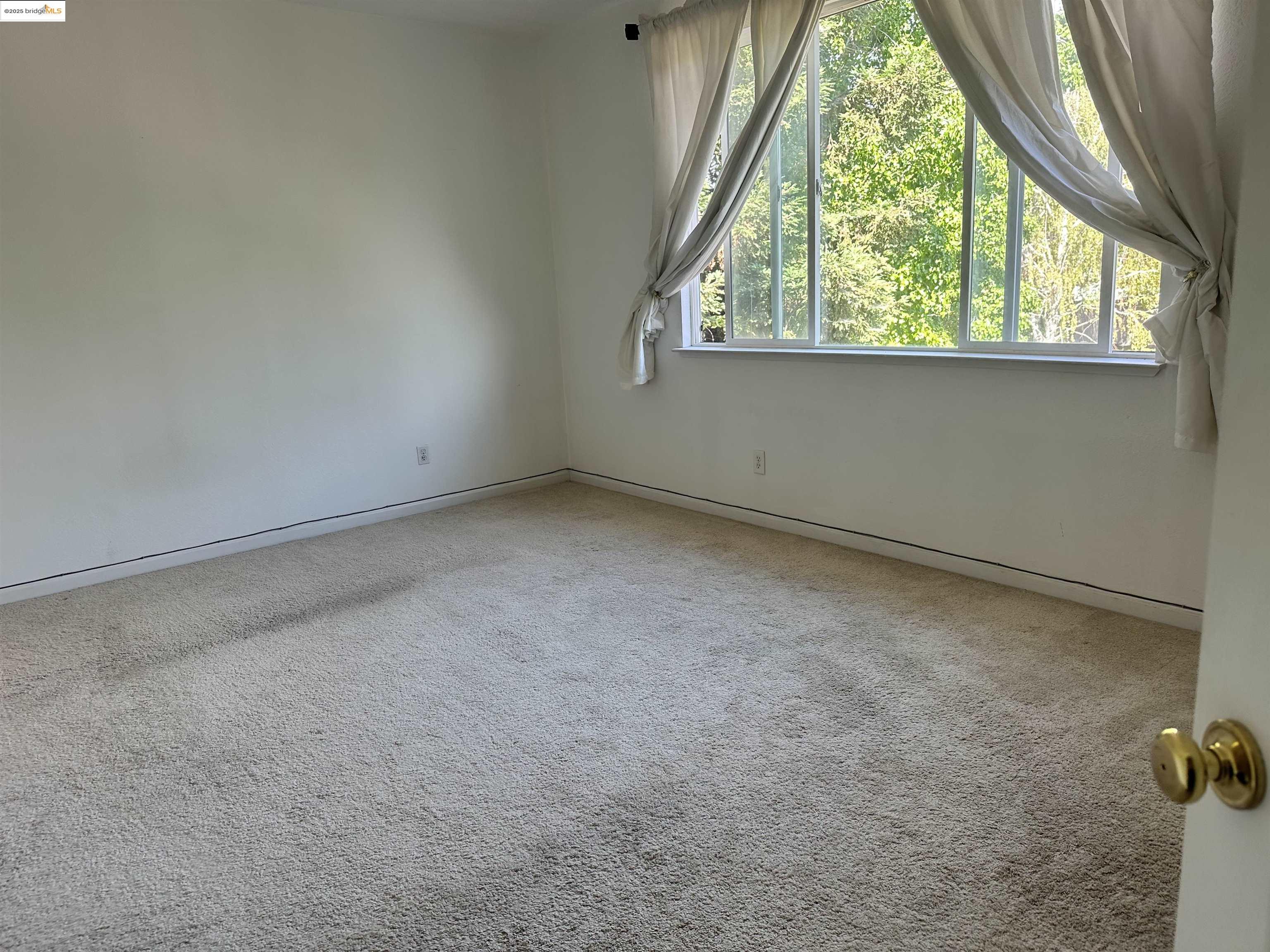 Detail Gallery Image 15 of 18 For 1531 Siemering Wy, Stockton,  CA 95209-9999 - 4 Beds | 3/1 Baths