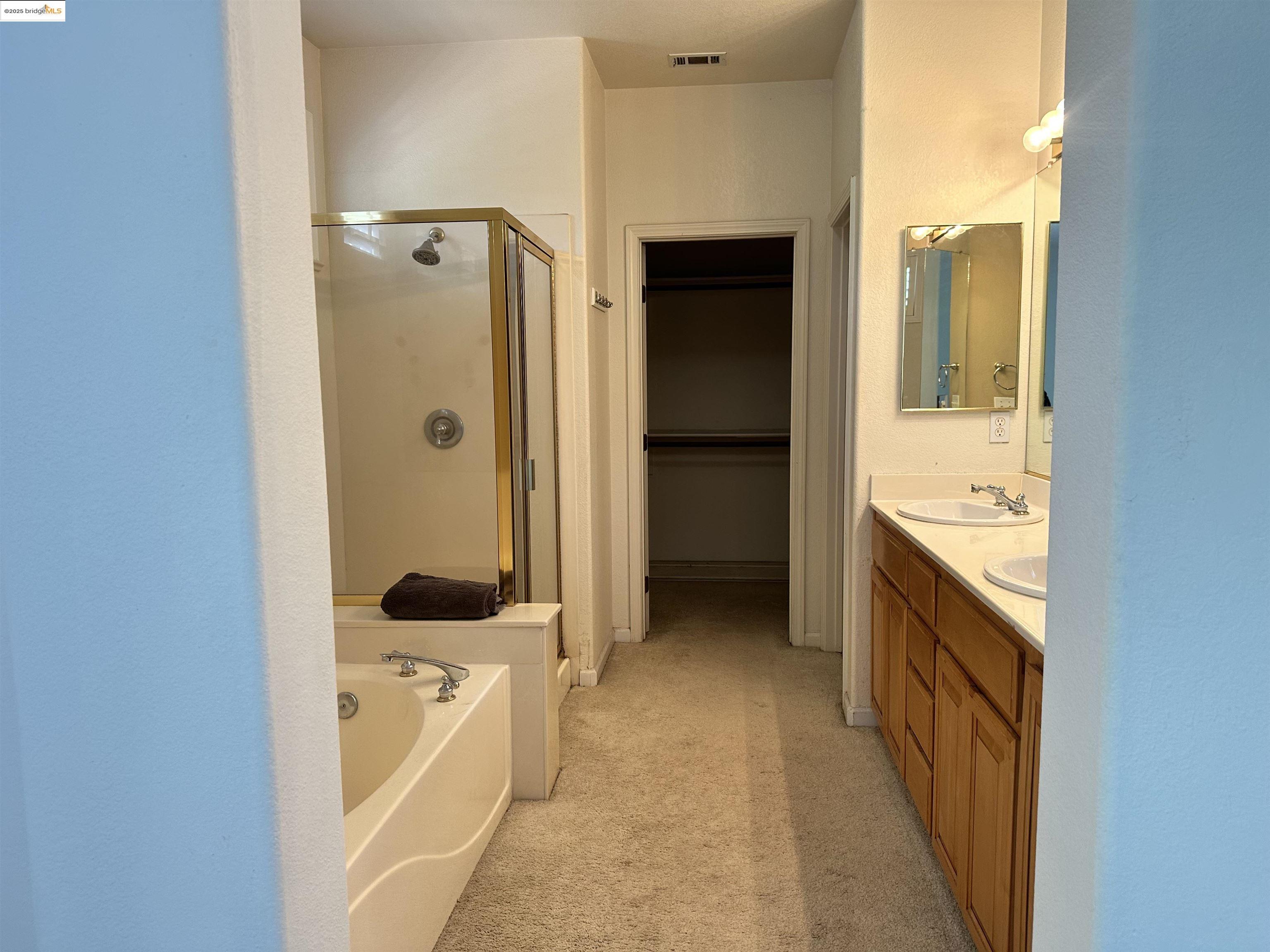 Detail Gallery Image 16 of 18 For 1531 Siemering Wy, Stockton,  CA 95209-9999 - 4 Beds | 3/1 Baths