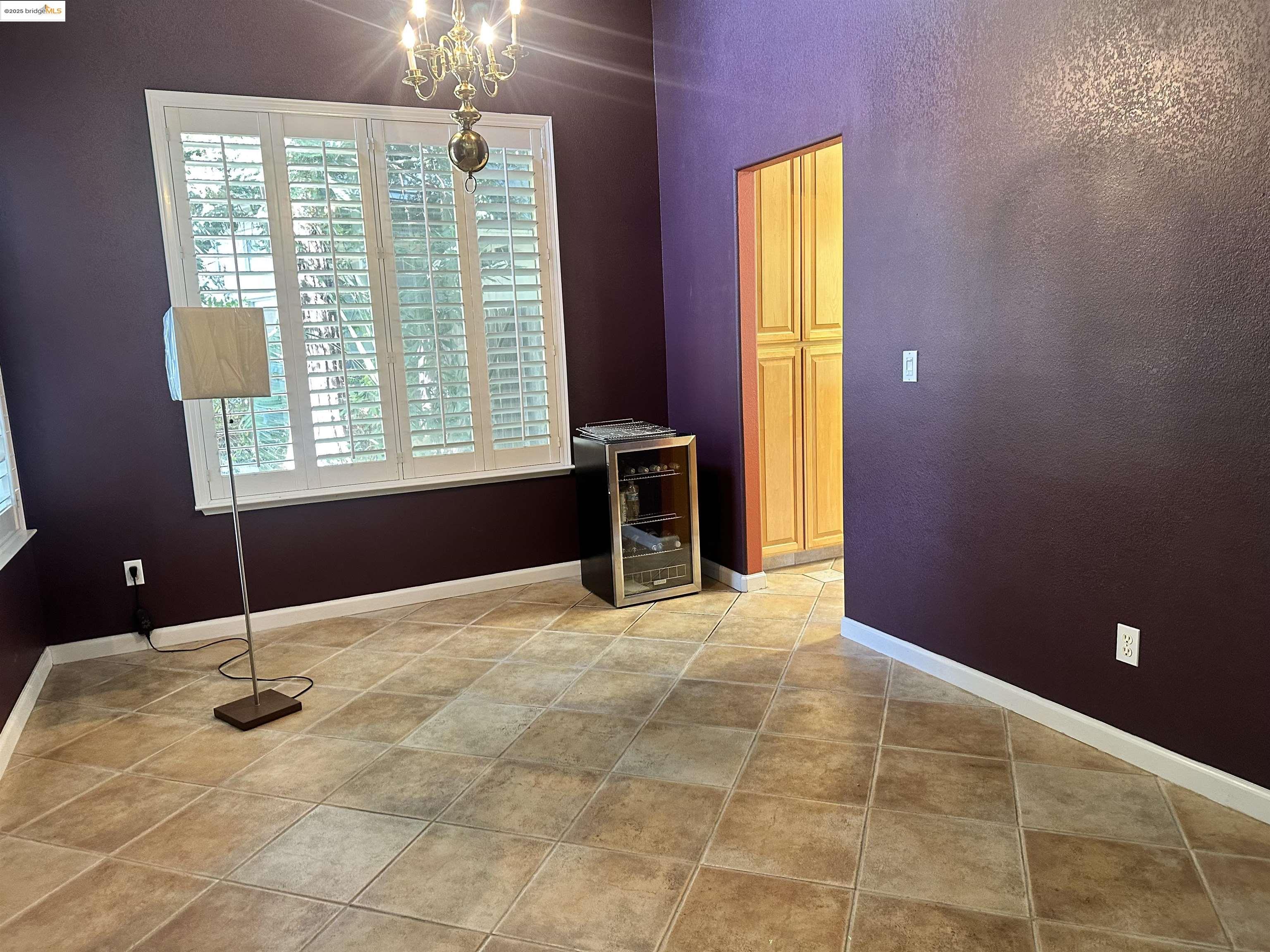 Detail Gallery Image 6 of 18 For 1531 Siemering Wy, Stockton,  CA 95209-9999 - 4 Beds | 3/1 Baths