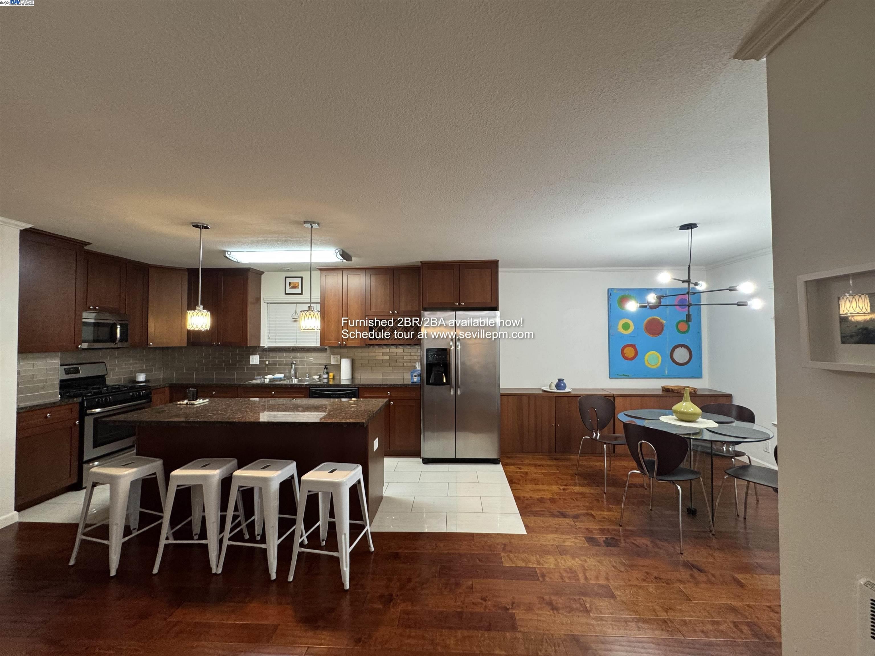 Detail Gallery Image 4 of 21 For 3701 Park Boulevard Way a,  Oakland,  CA 94610 - 2 Beds | 2 Baths