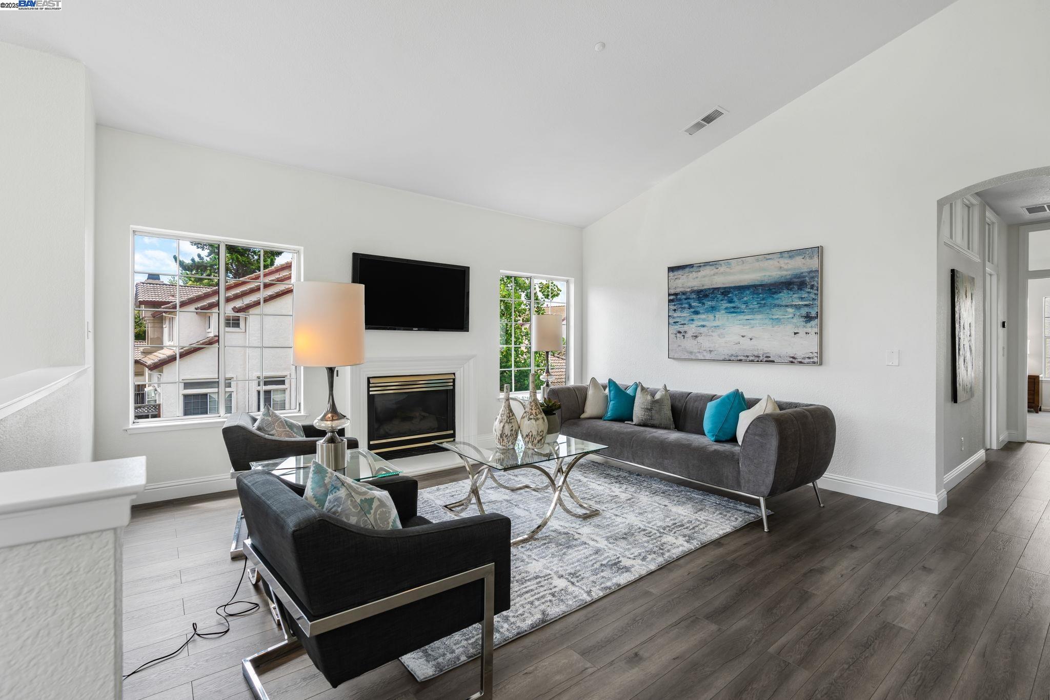 Photo #2: 41105699 Listing 